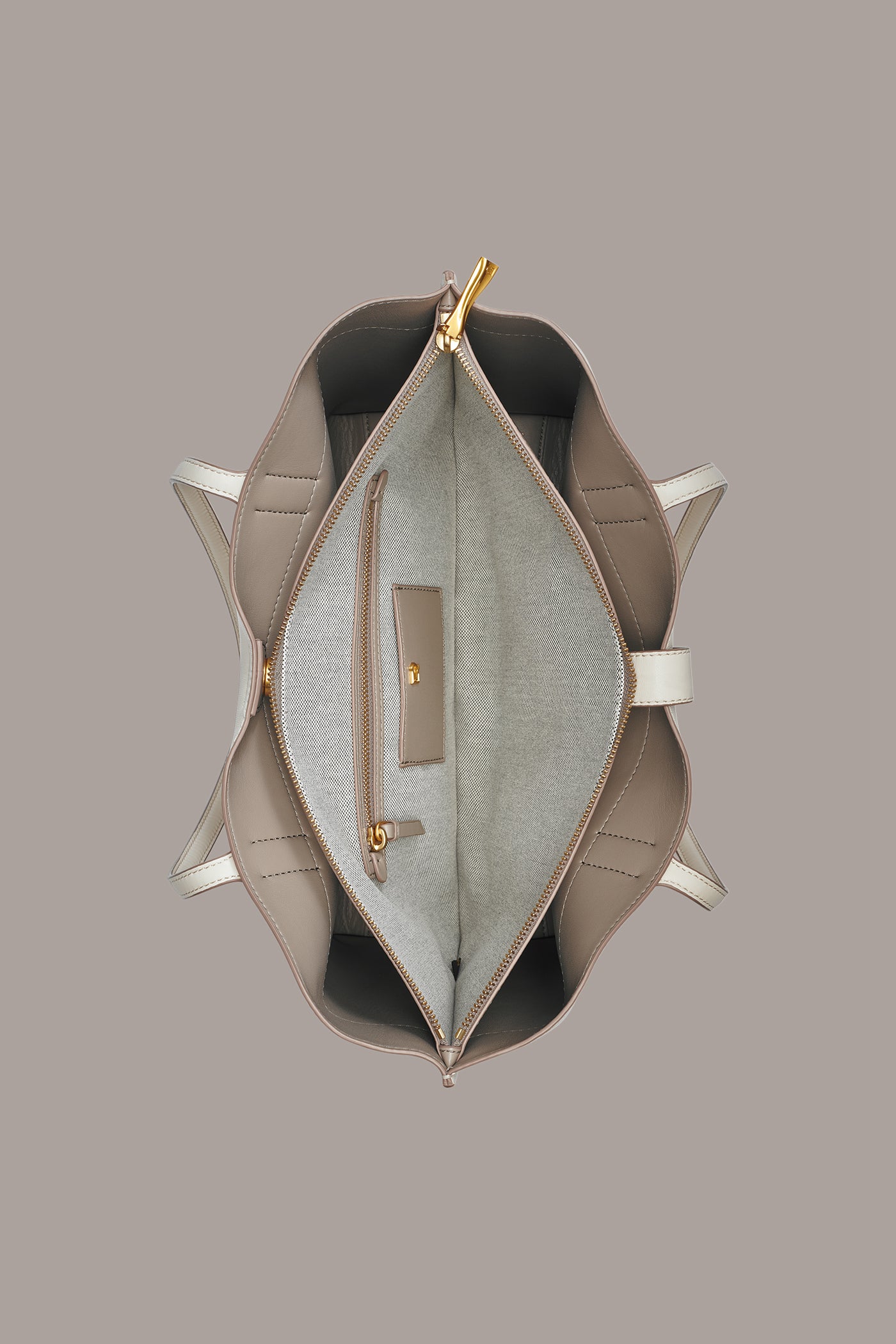 BRIDGEHAMPTON TOTE VIEW 3 | Welcome Code Exclusions BRIDGEHAMPTON TOTE VIEW 3 | Welcome Code Exclusions