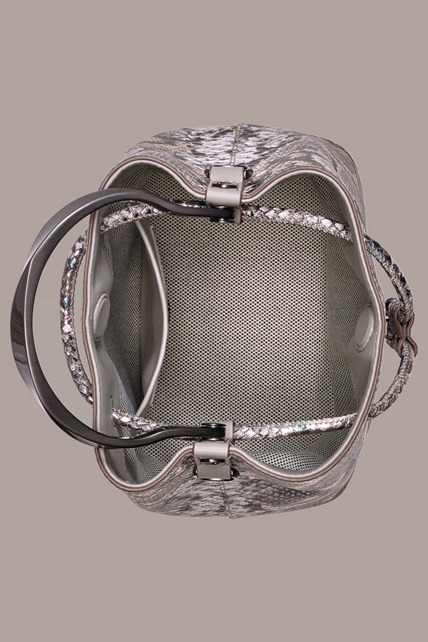 LAWRENCE BUCKET BAG VIEW 4 | Handbag Collection LAWRENCE BUCKET BAG VIEW 4 | Handbag Collection