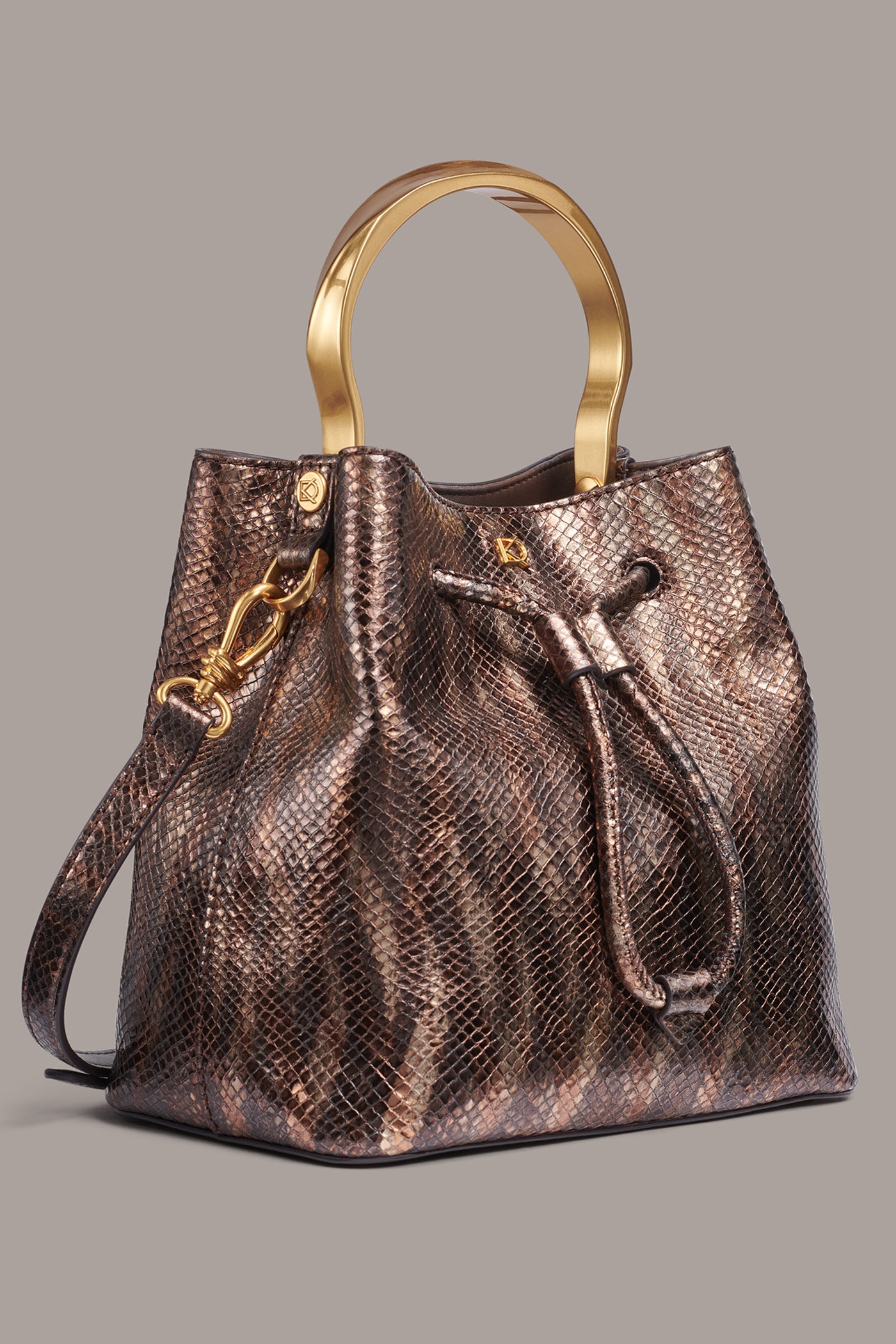 LAWRENCE BUCKET BAG | View 2 | Statement Bags LAWRENCE BUCKET BAG | View 2 | Statement Bags