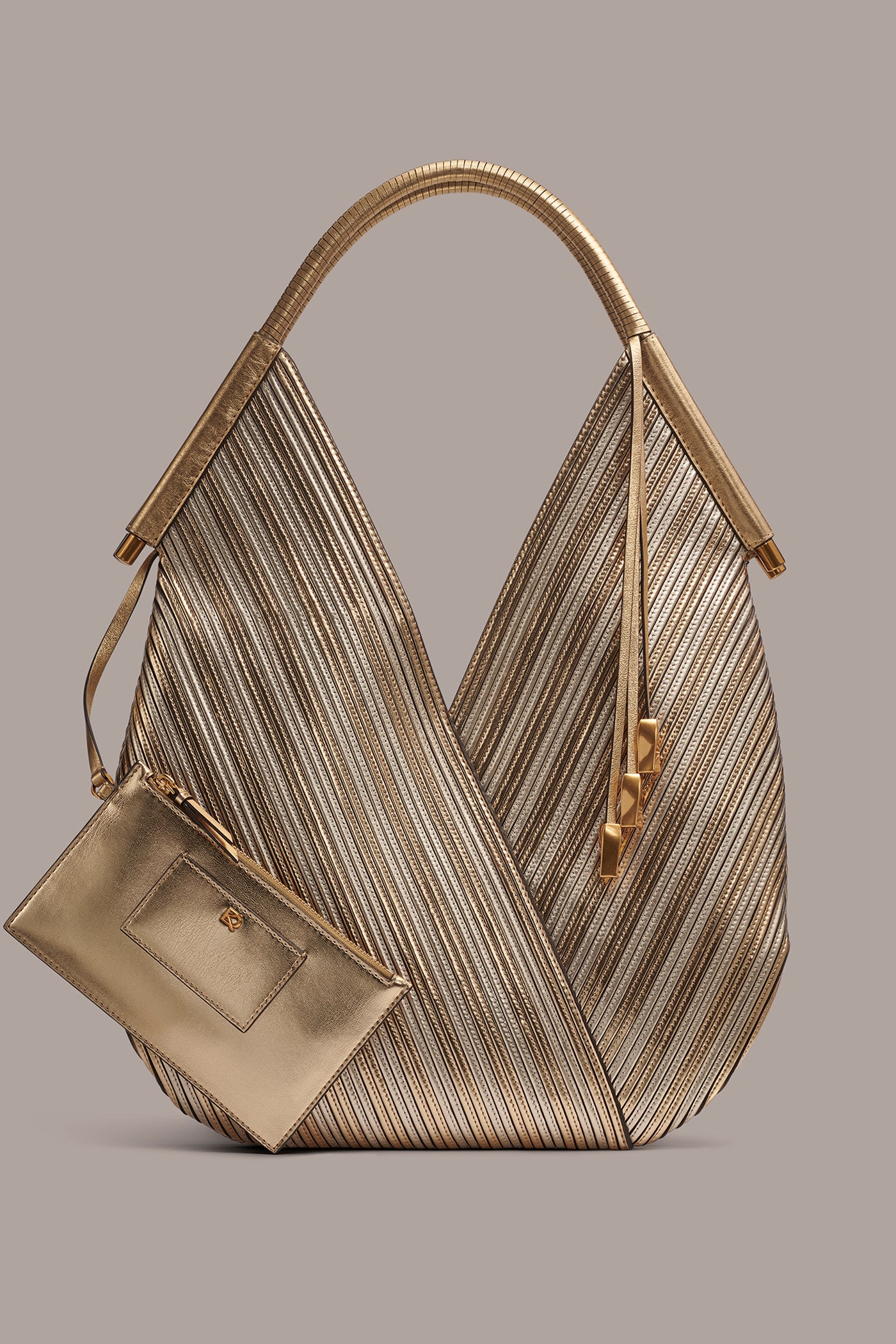 BALDWIN LARGE METALLIC SHOULDER | View 1 | Bags & Accessories BALDWIN LARGE METALLIC SHOULDER | View 1 | Bags & Accessories