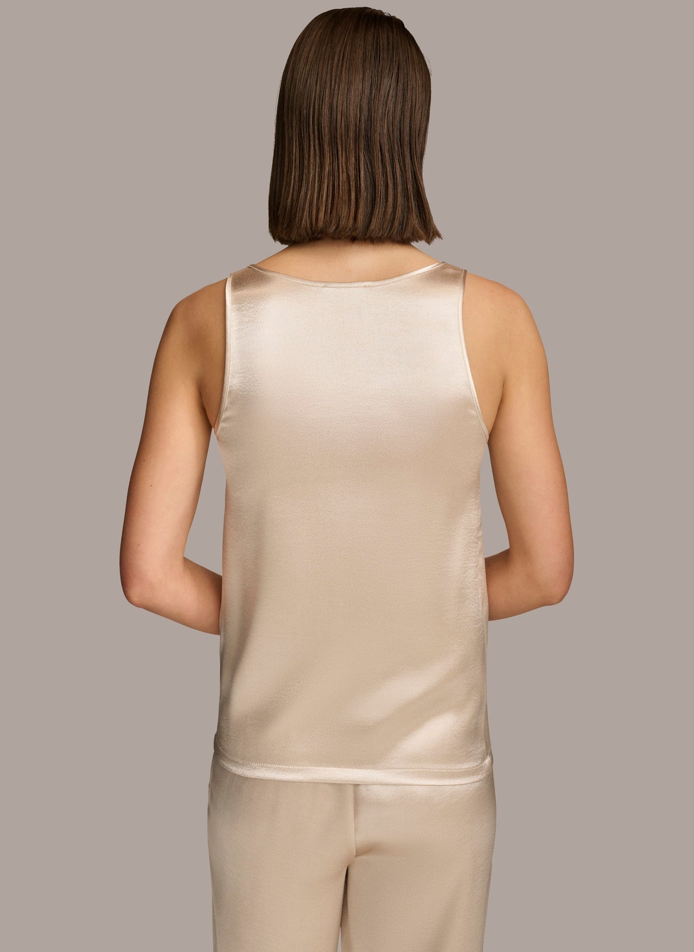 ROUND NECK SHINY TANK | View 2 | Summer Collection ROUND NECK SHINY TANK | View 2 | Summer Collection