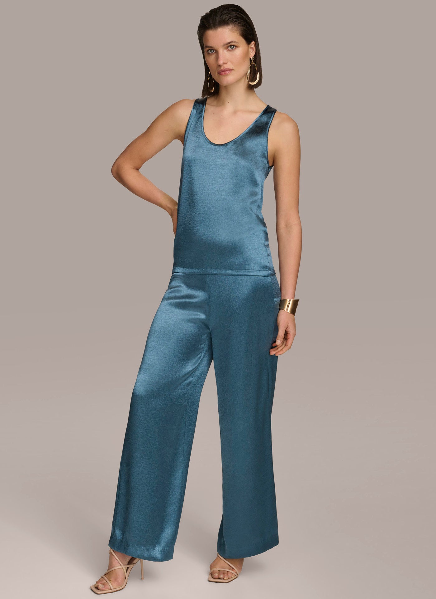 ROUND NECK SHINY TANK VIEW 4 | Summer Collection ROUND NECK SHINY TANK VIEW 4 | Summer Collection