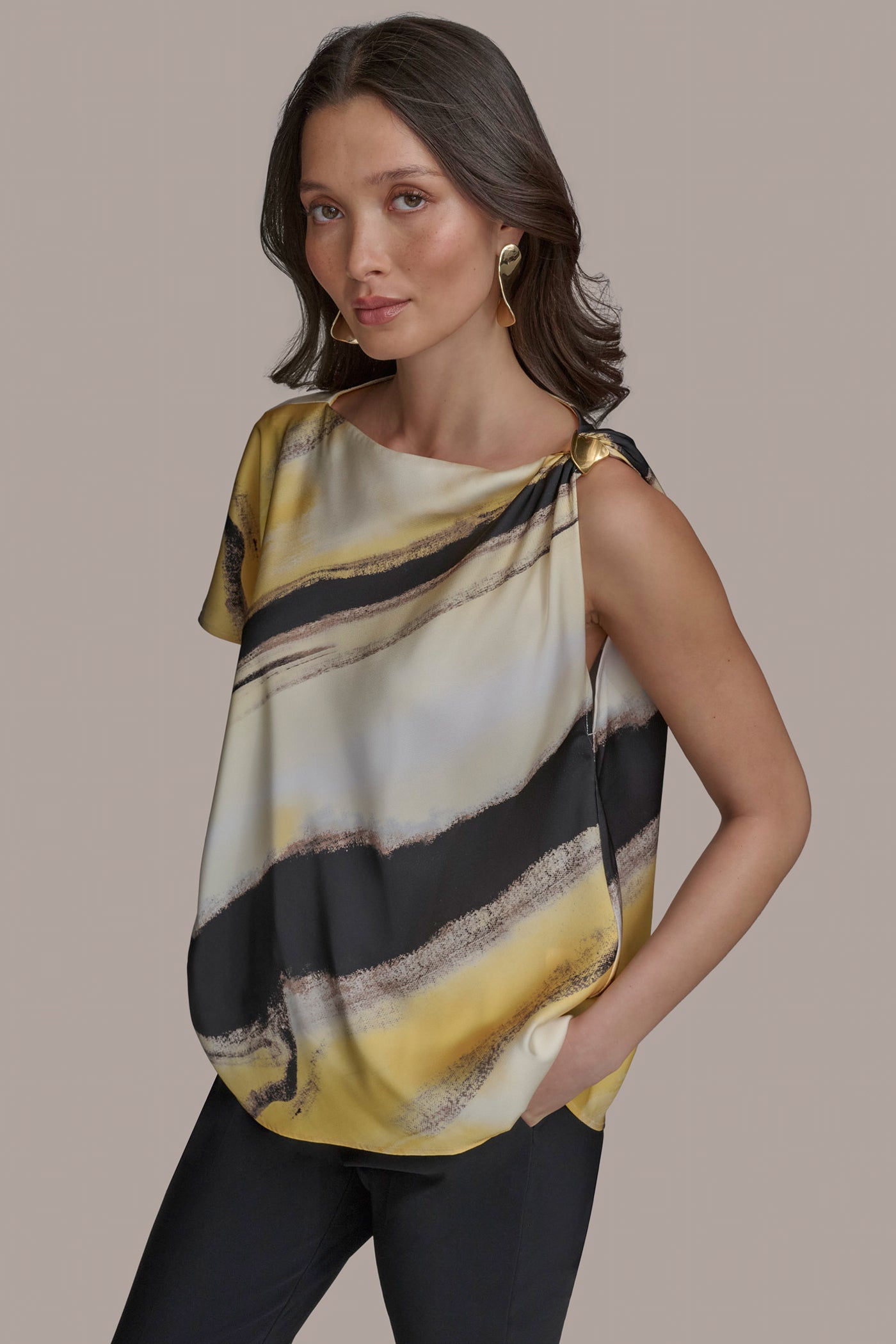 ASSYMETRICAL TOP WITH HARDWARE VIEW 5 | Tops & Sweaters ASSYMETRICAL TOP WITH HARDWARE VIEW 5 | Tops & Sweaters