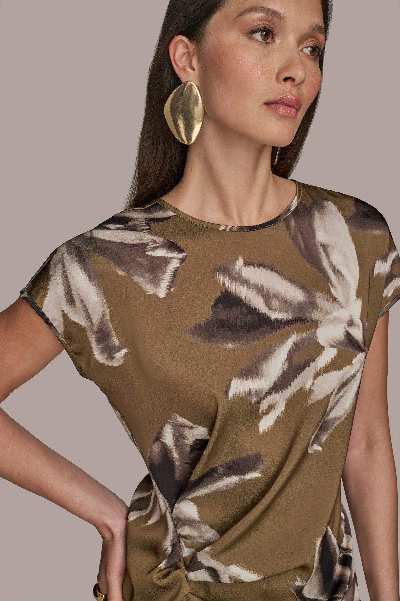 SHIRRED FLORAL TOP VIEW 4 | Tops SHIRRED FLORAL TOP VIEW 4 | Tops