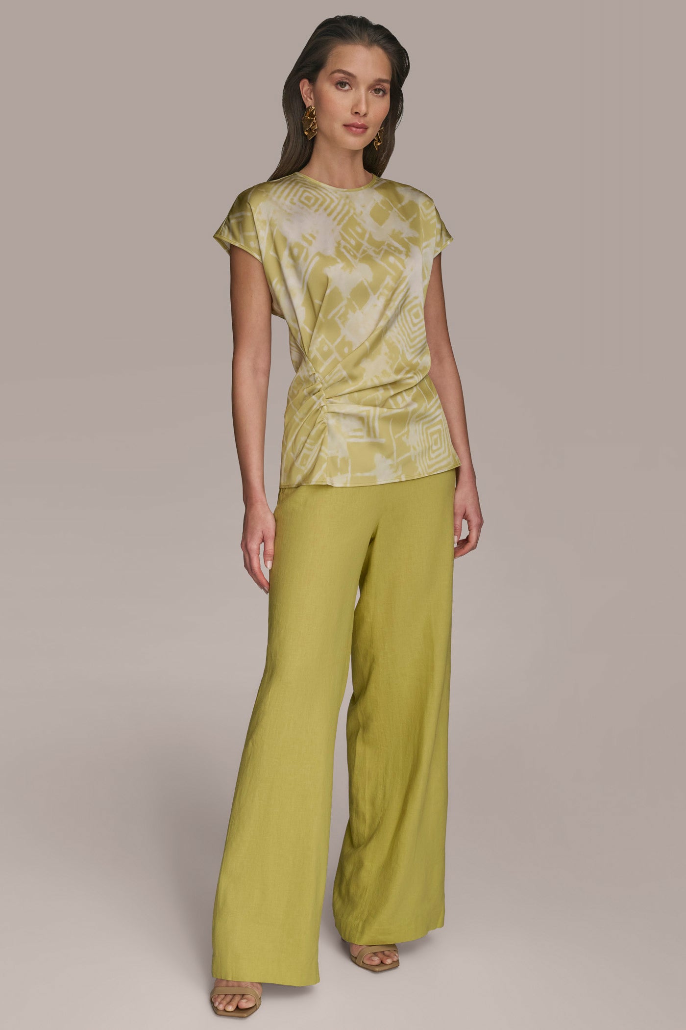 SHIRRED FLORAL TOP VIEW 4 | Tops SHIRRED FLORAL TOP VIEW 4 | Tops