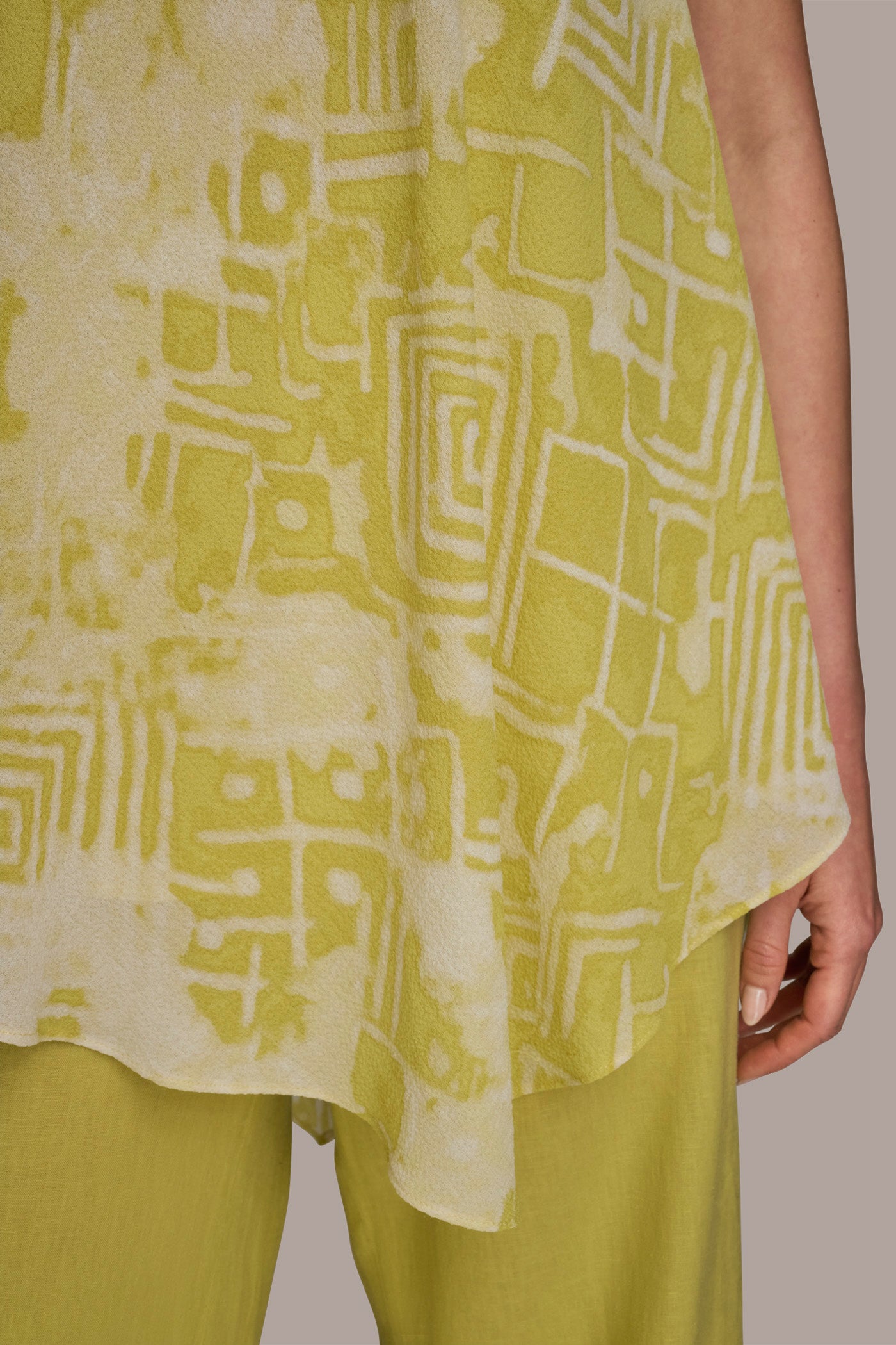 ASYMMETRIC TOP VIEW 7 | Tops ASYMMETRIC TOP VIEW 7 | Tops