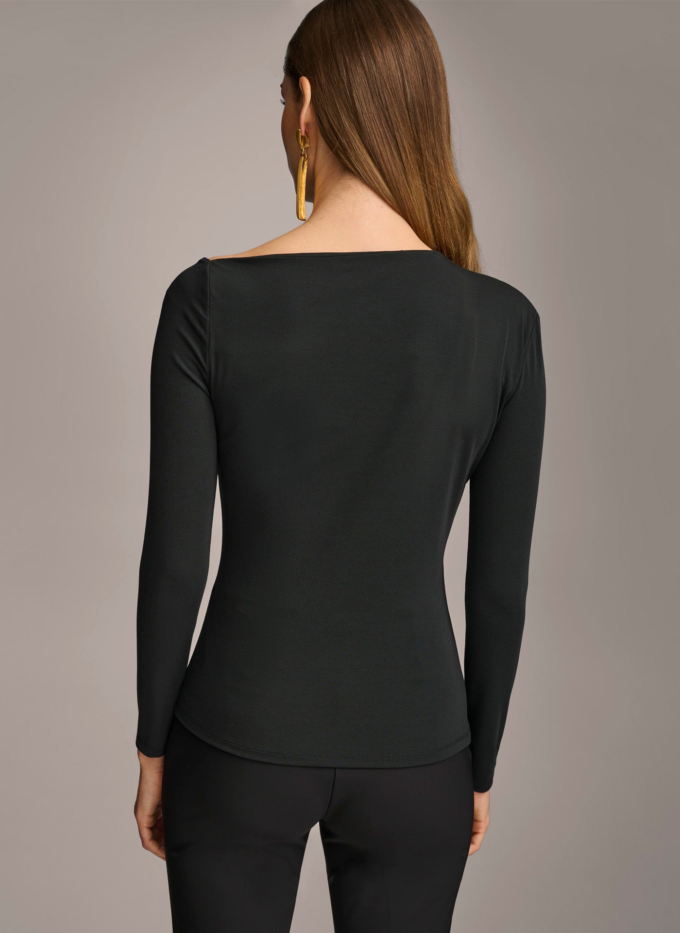 ASYMMETRICAL NECKLINE FITTED TOP