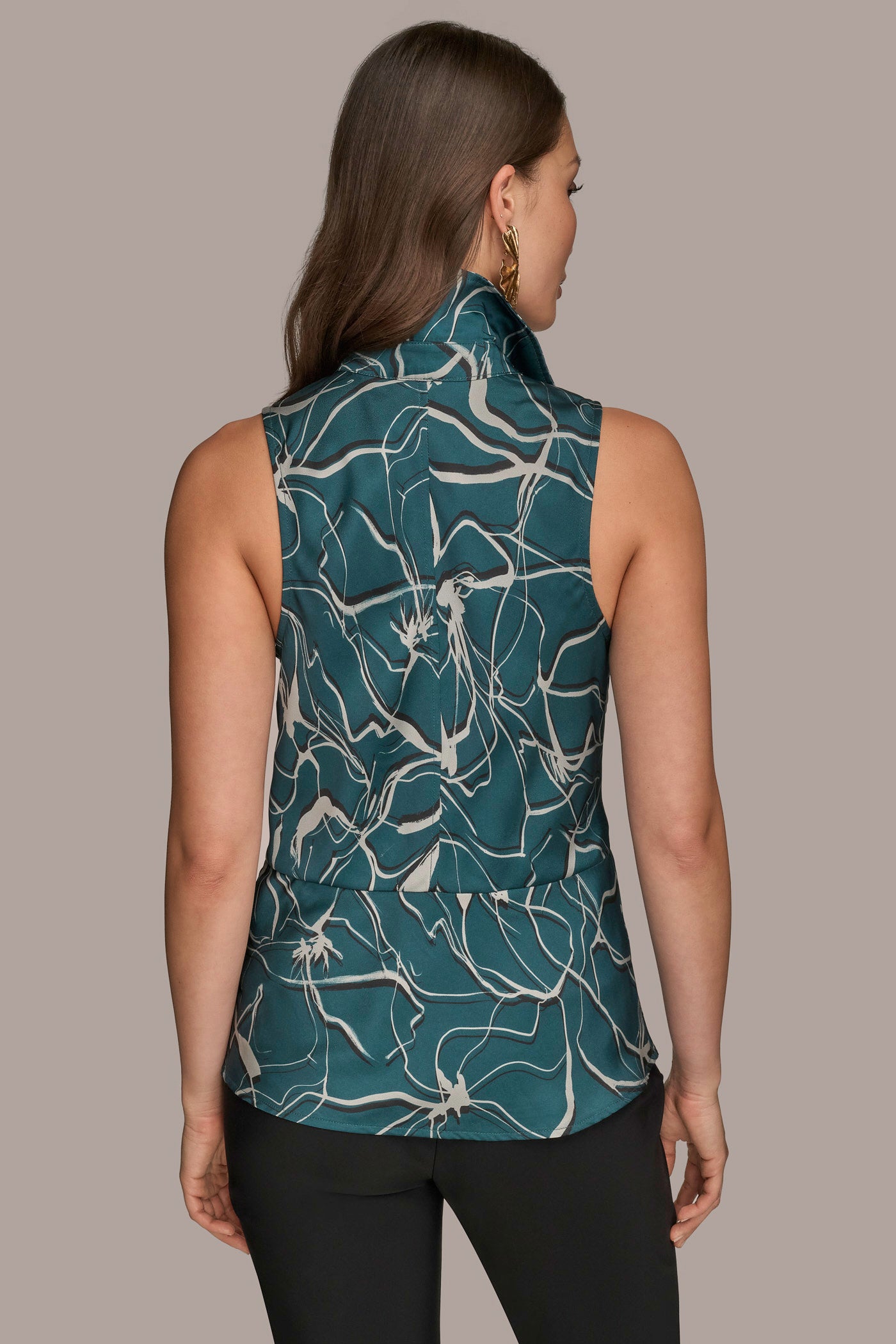 PRINTED SLEEVELESS FAUX WRAP TOP WITH HARDWARE | View 2 | Included in discounts PRINTED SLEEVELESS FAUX WRAP TOP WITH HARDWARE | View 2 | Included in discounts