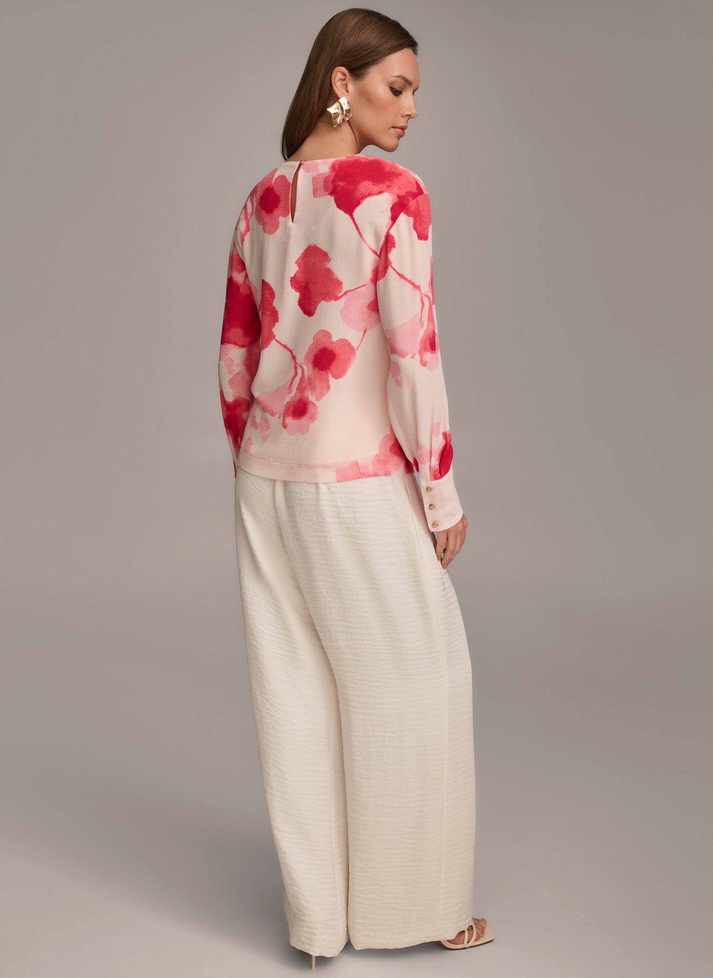 GATHERED NECK TOP VIEW 4 | Last Chance GATHERED NECK TOP VIEW 4 | Last Chance