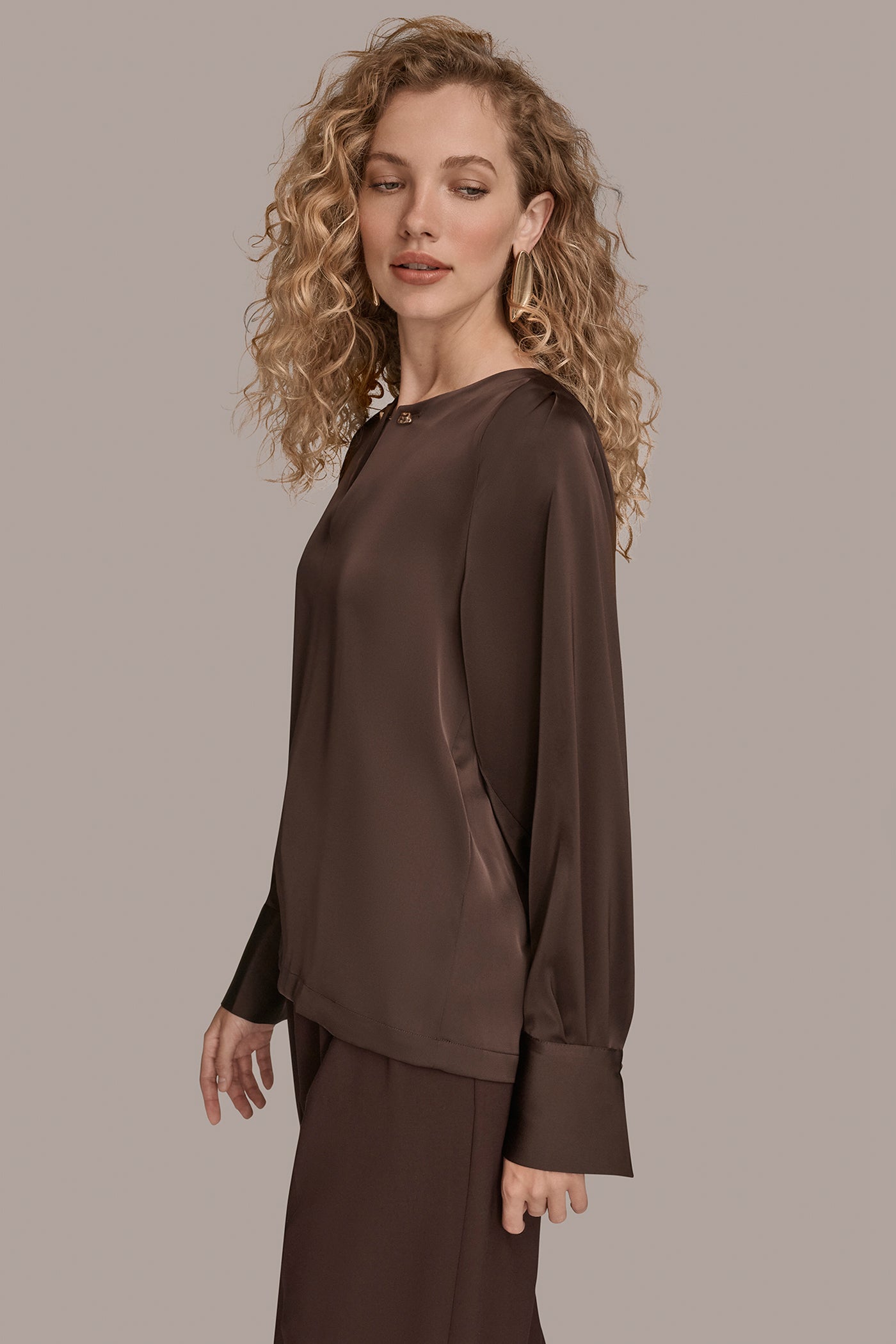 CHAIN-DETAILED SATIN TOP VIEW 3 | Tops & Sweaters CHAIN-DETAILED SATIN TOP VIEW 3 | Tops & Sweaters