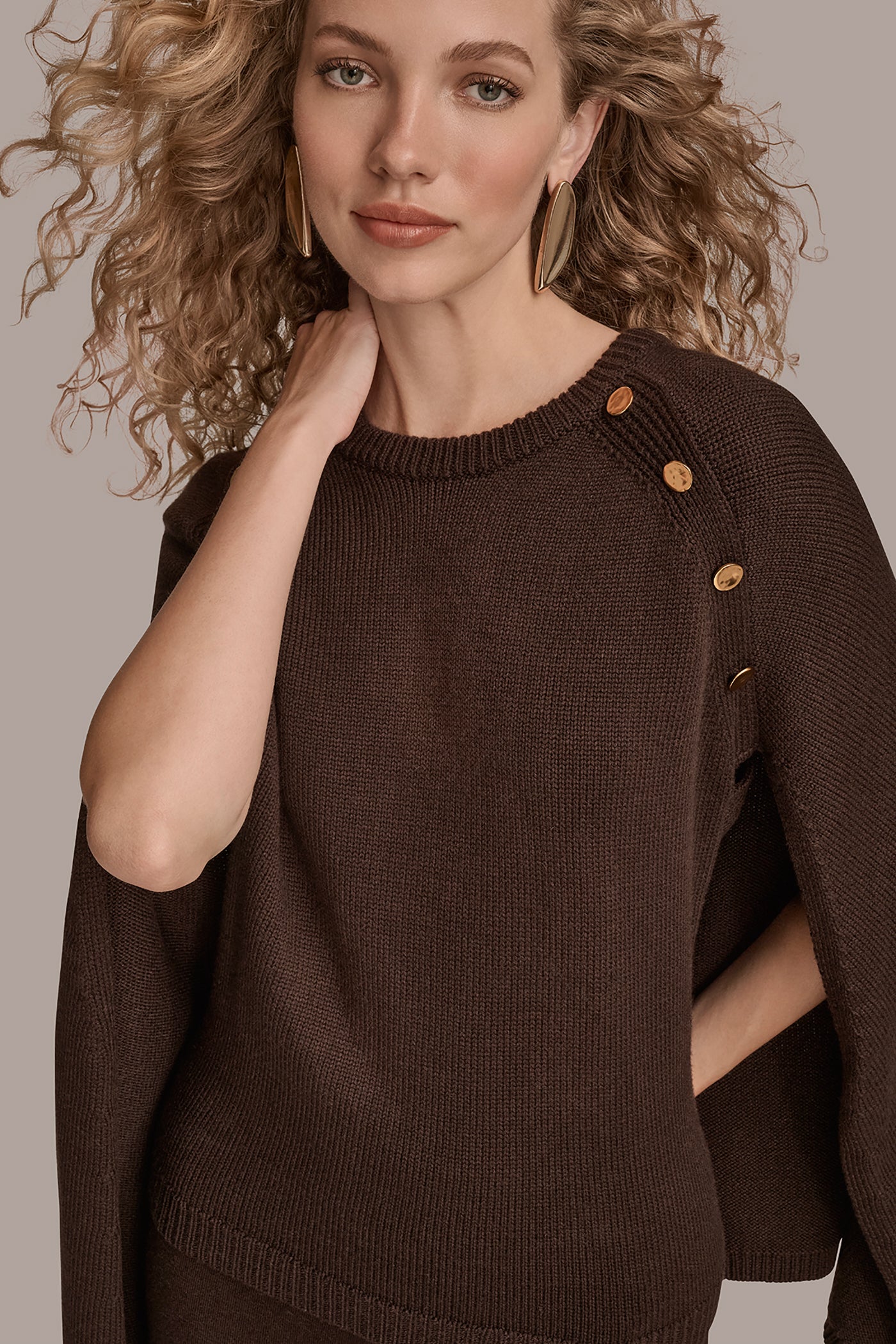 CREW NECK WITH CAPE SHOULDER VIEW 5 | All Products CREW NECK WITH CAPE SHOULDER VIEW 5 | All Products