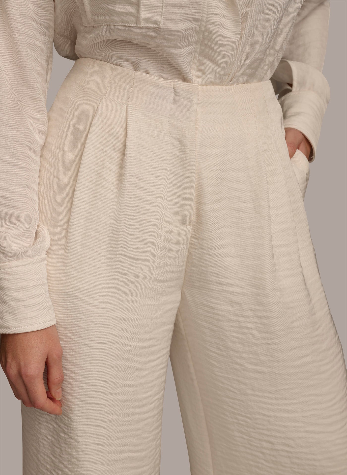 PLEATED WIDE LEG PANT