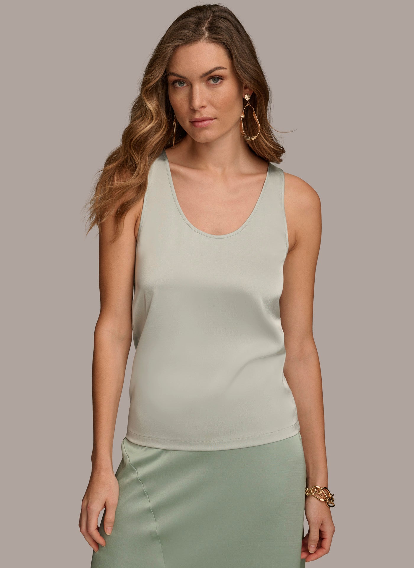 SCOOP NECK TANK | View 1 | Products SCOOP NECK TANK | View 1 | Products