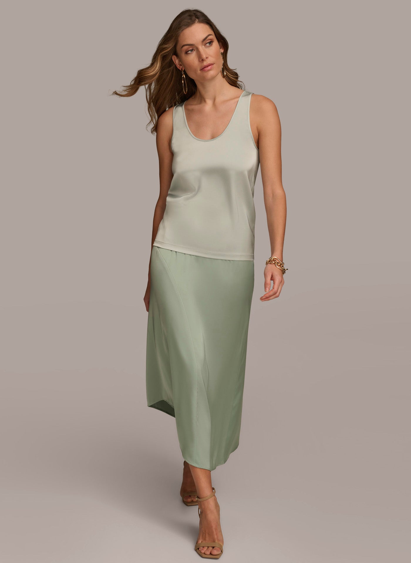 SCOOP NECK TANK VIEW 3 SCOOP NECK TANK VIEW 3