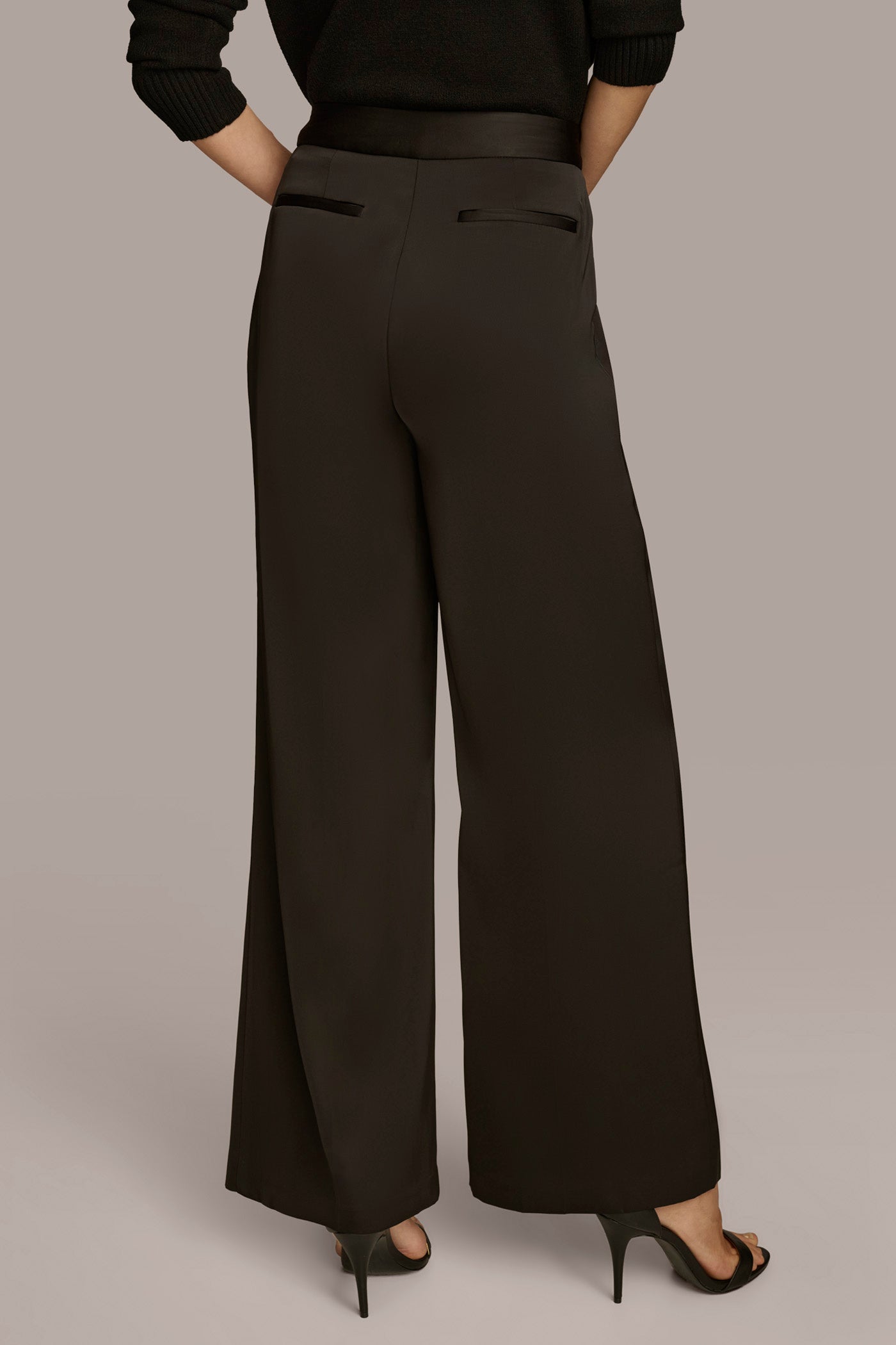 PLEATED WIDE LEG PANT | View 2 | BEST IN BLACK PLEATED WIDE LEG PANT | View 2 | BEST IN BLACK