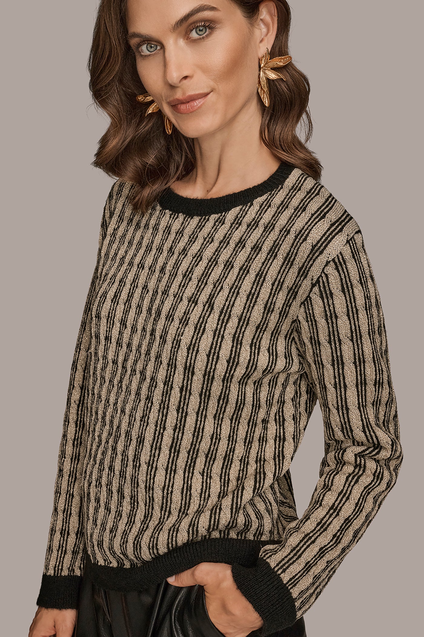 METALLIC TWO-TONE CABLE-KNIT SWEATER VIEW 4 | Clothing METALLIC TWO-TONE CABLE-KNIT SWEATER VIEW 4 | Clothing
