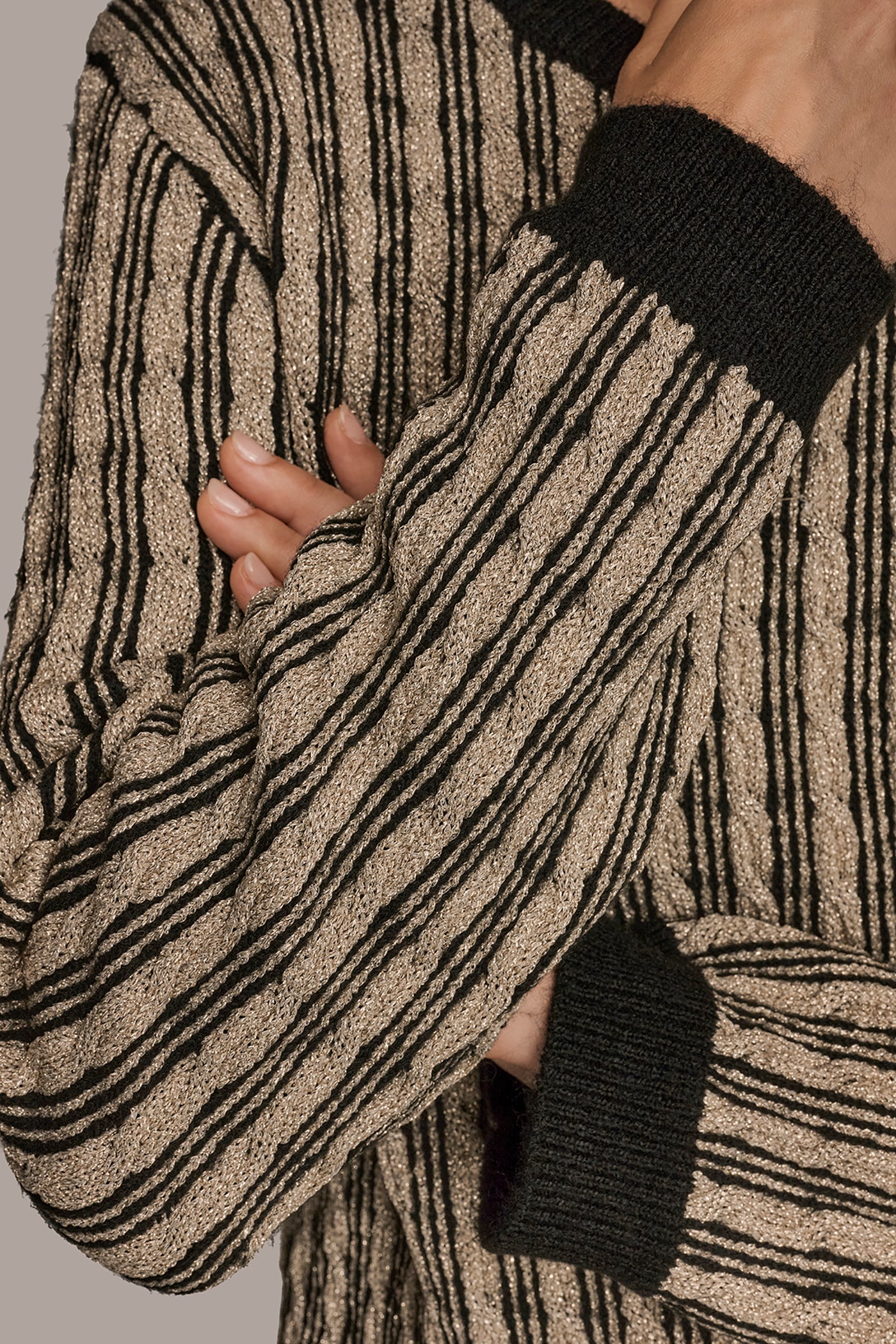 METALLIC TWO-TONE CABLE-KNIT SWEATER VIEW 5 | Clothing METALLIC TWO-TONE CABLE-KNIT SWEATER VIEW 5 | Clothing