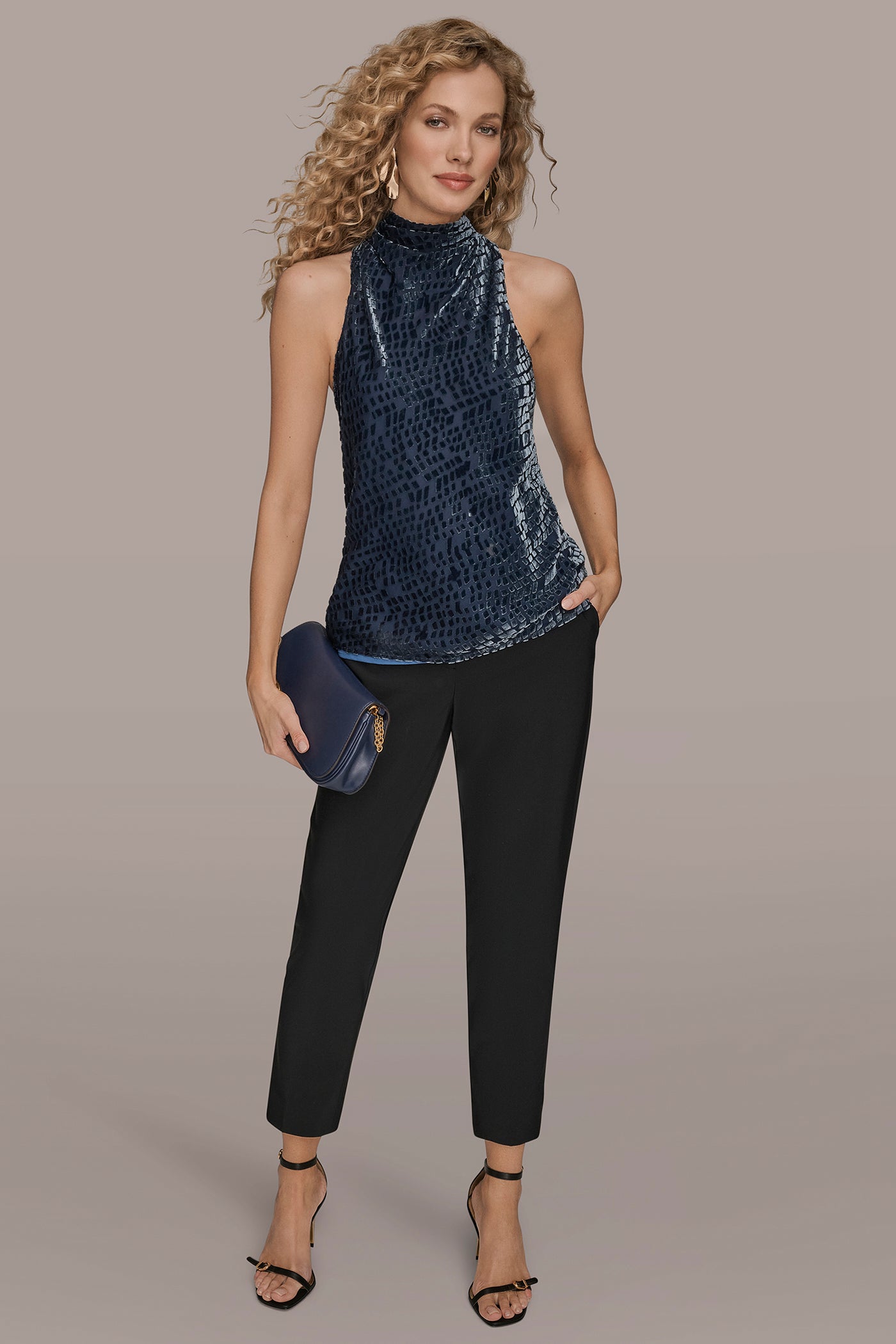 HIGH-NECK BURNOUT TOP VIEW 7 HIGH-NECK BURNOUT TOP VIEW 7