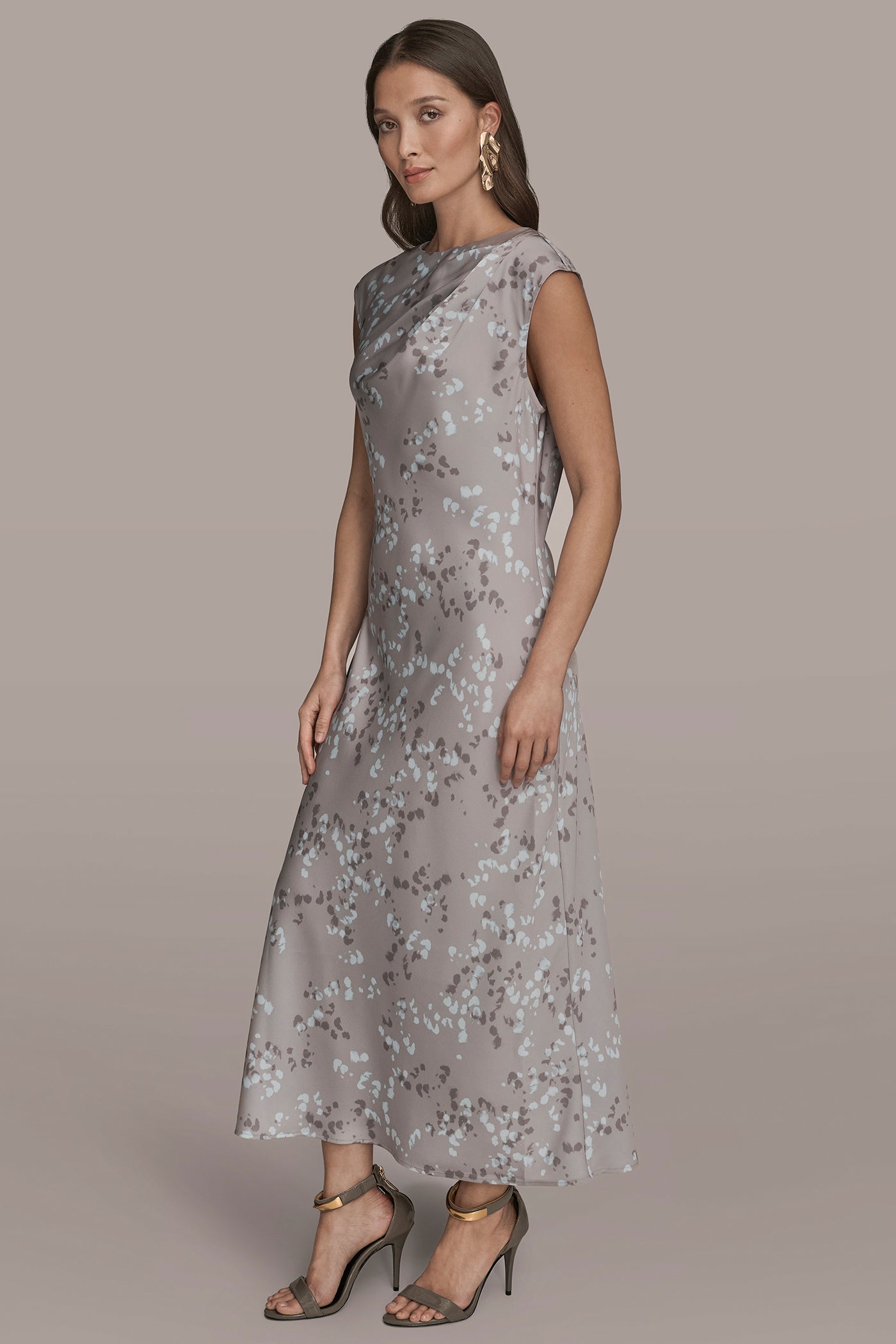 PRINTED SLEEVELESS SHEATH DRESS WITH SIDE SLITS VIEW 3 | Holiday Collection PRINTED SLEEVELESS SHEATH DRESS WITH SIDE SLITS VIEW 3 | Holiday Collection