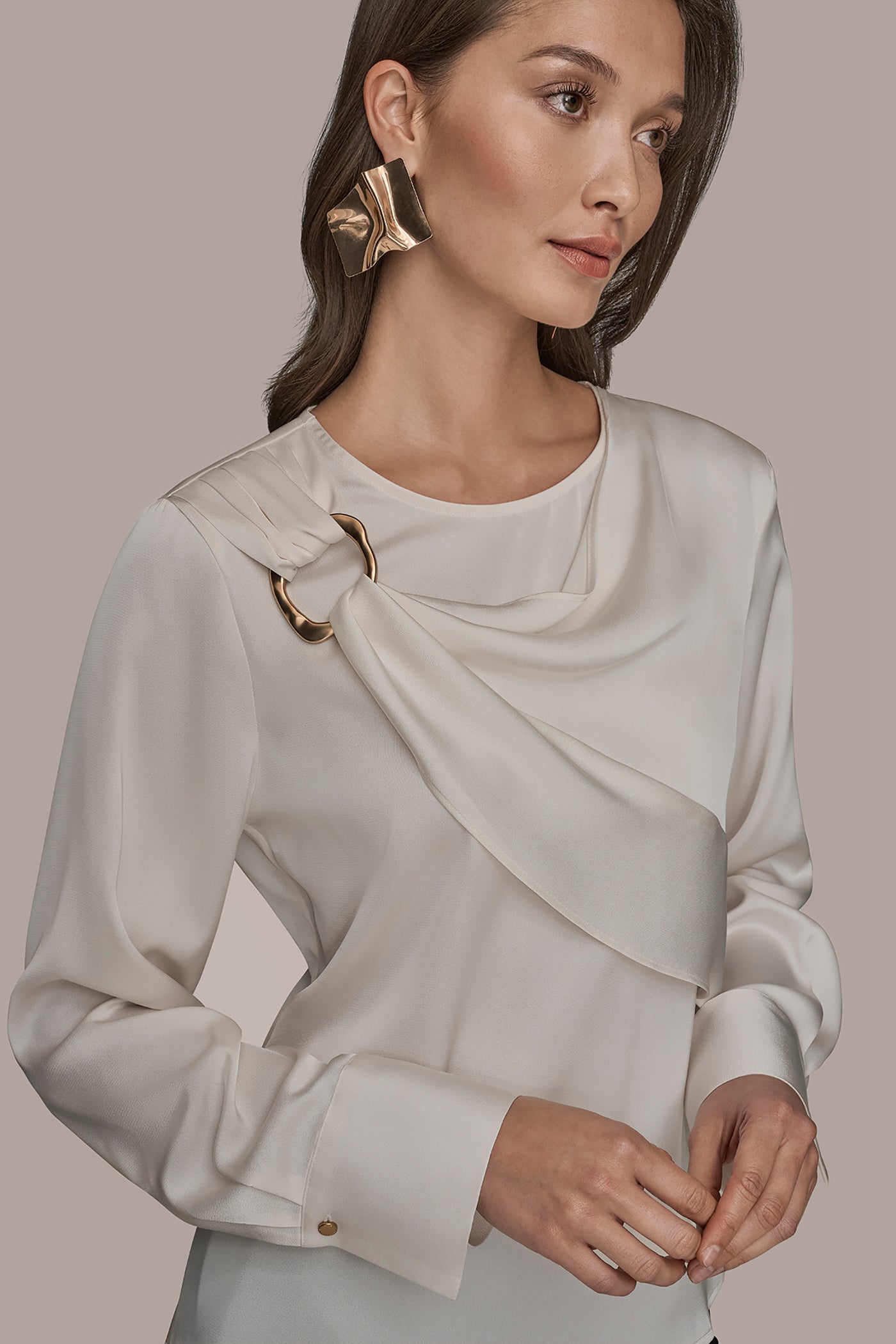 LONG-SLEEVE BLOUSE WITH SHOULDER HARDWARE DETAIL VIEW 4 LONG-SLEEVE BLOUSE WITH SHOULDER HARDWARE DETAIL VIEW 4