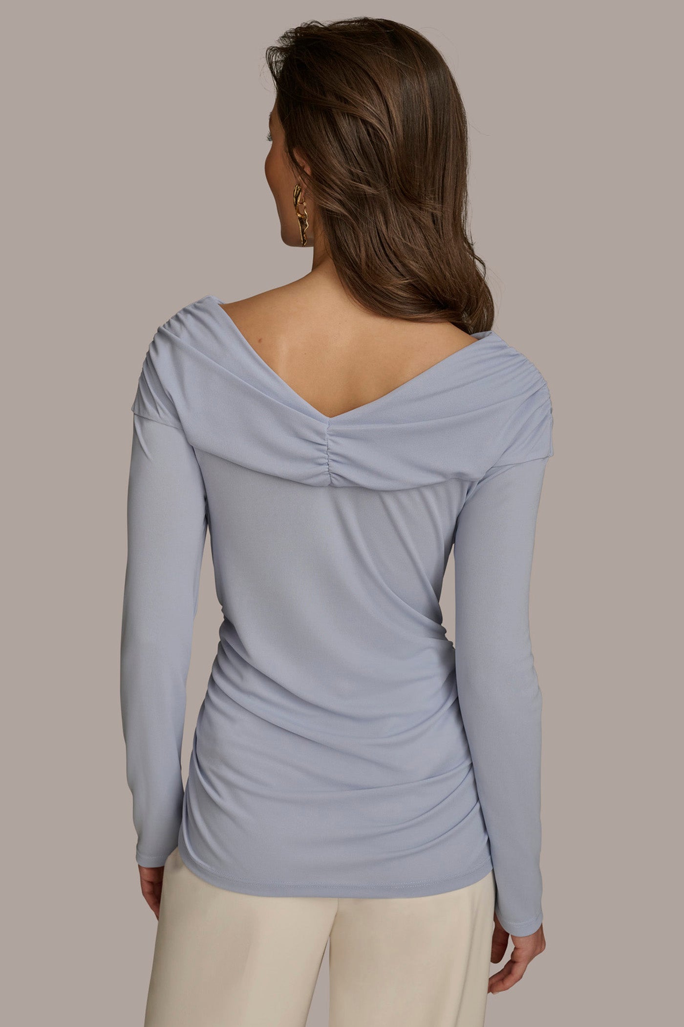 V-NECK WITH BAR HARDWARE TOP | View 2 | Sale Tops and Sweaters V-NECK WITH BAR HARDWARE TOP | View 2 | Sale Tops and Sweaters