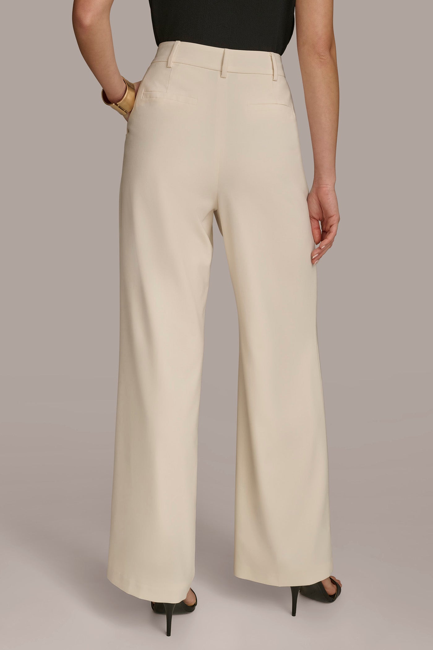 PLEATED WIDE LEG | View 2 | Products PLEATED WIDE LEG | View 2 | Products