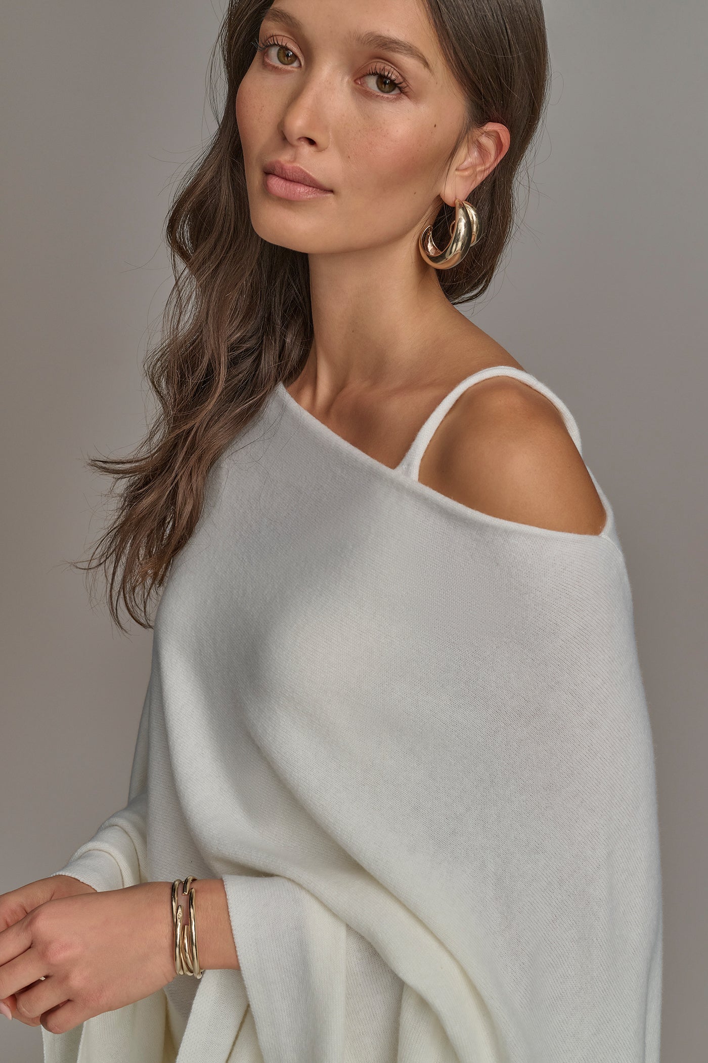 CASHMERE PONCHO VIEW 7 CASHMERE PONCHO VIEW 7