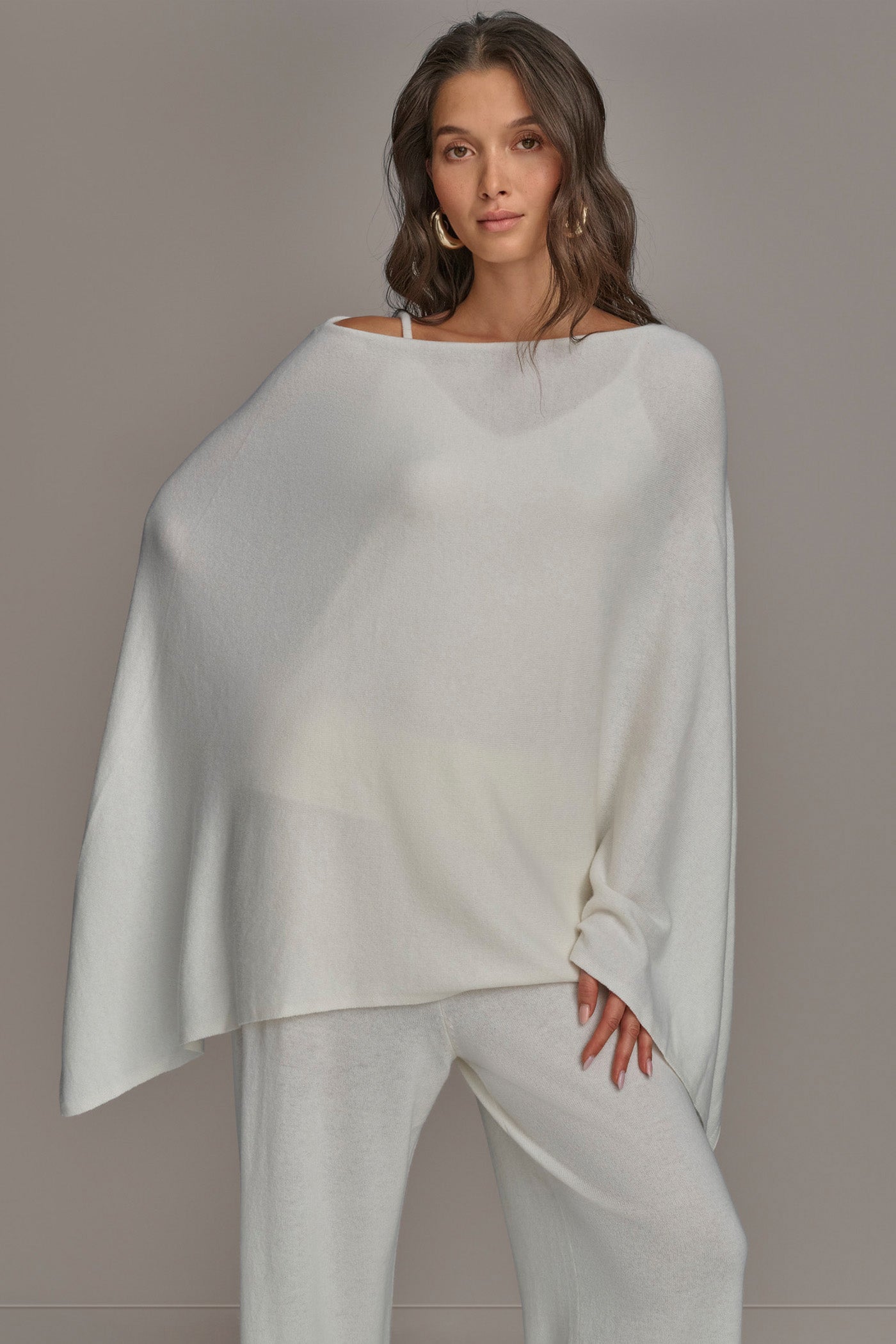 CASHMERE PONCHO | View 1 | Tops & Sweaters CASHMERE PONCHO | View 1 | Tops & Sweaters