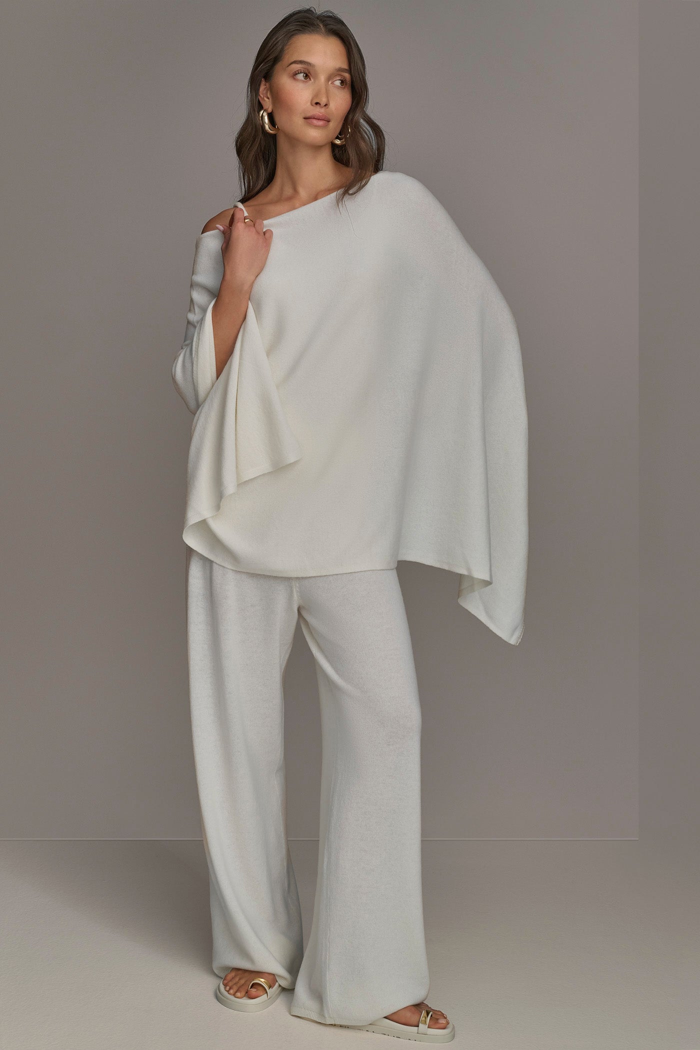CASHMERE PONCHO VIEW 4 CASHMERE PONCHO VIEW 4