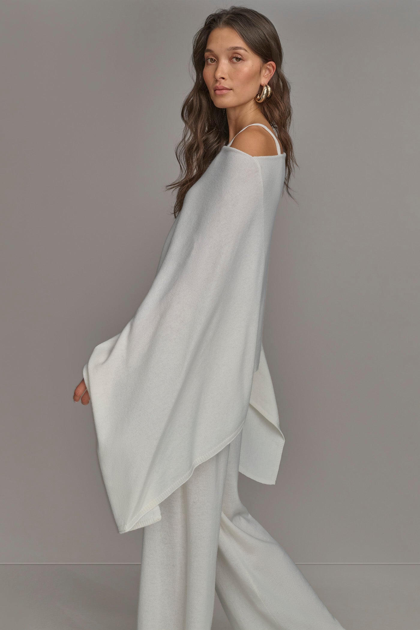 CASHMERE PONCHO VIEW 3 CASHMERE PONCHO VIEW 3