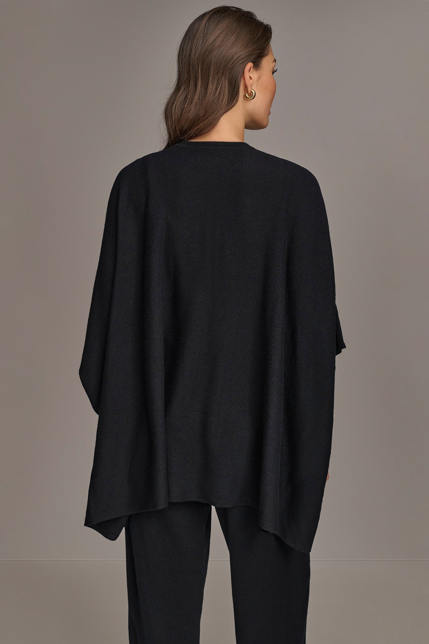 CASHMERE SHORT SLEEVE CARDIGAN | View 2 | Tops & Sweaters CASHMERE SHORT SLEEVE CARDIGAN | View 2 | Tops & Sweaters