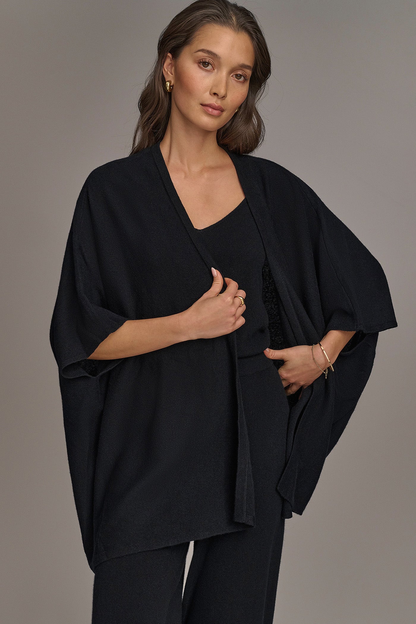 CASHMERE SHORT SLEEVE CARDIGAN | View 1 | Tops & Sweaters CASHMERE SHORT SLEEVE CARDIGAN | View 1 | Tops & Sweaters