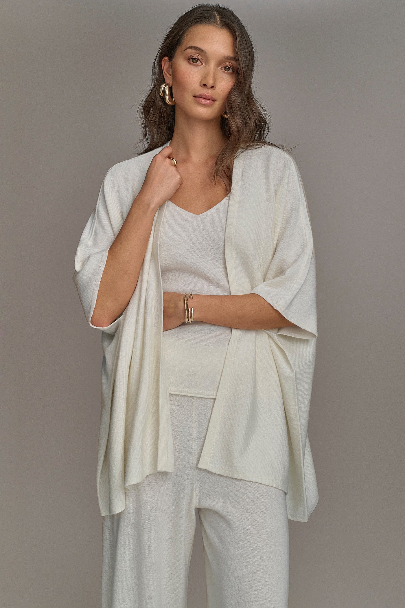 CASHMERE SHORT SLEEVE CARDIGAN | View 1 | Tops & Sweaters CASHMERE SHORT SLEEVE CARDIGAN | View 1 | Tops & Sweaters