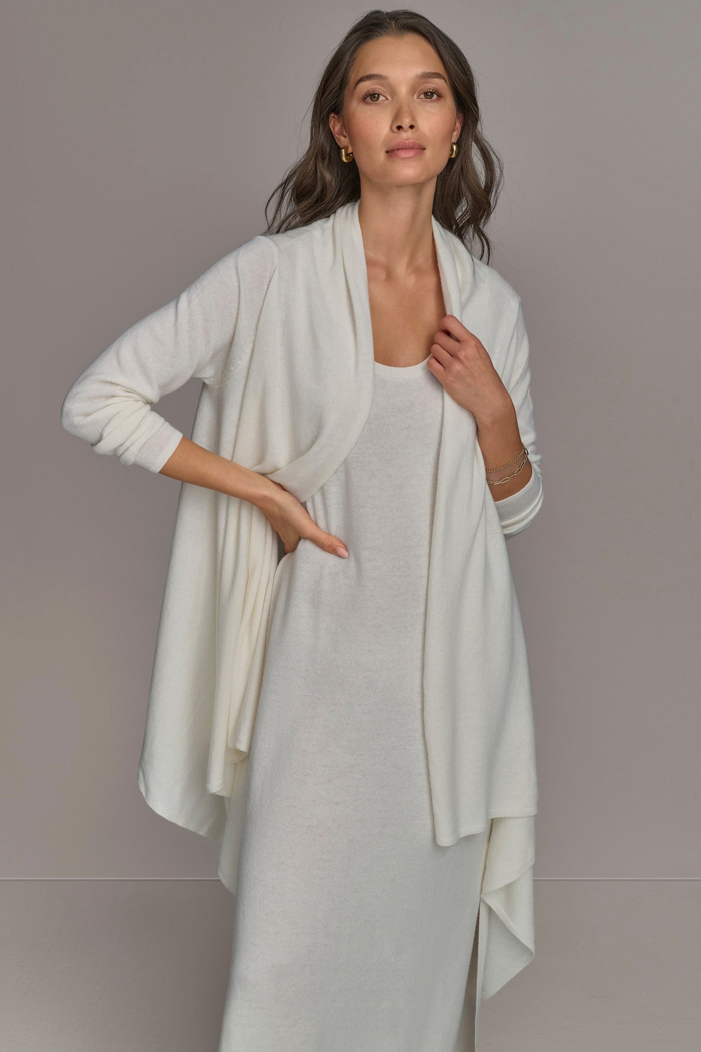 CASHMERE LONG SLEEVE CARDIGAN | View 1 | Tops & Sweaters CASHMERE LONG SLEEVE CARDIGAN | View 1 | Tops & Sweaters