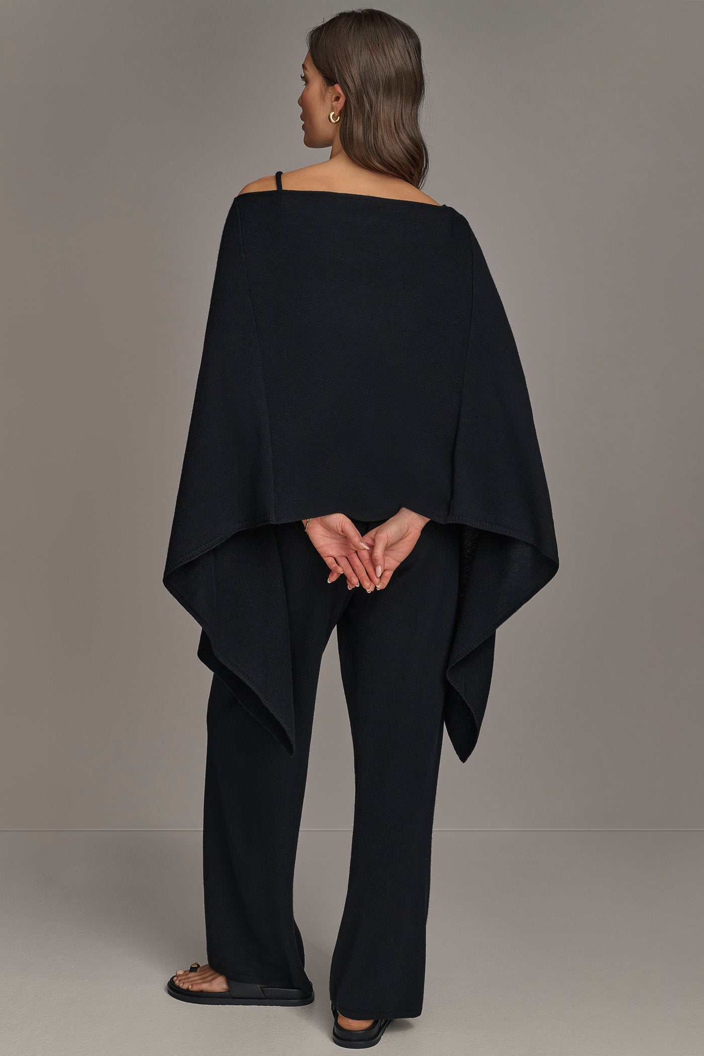 CASHMERE PONCHO VIEW 2 CASHMERE PONCHO VIEW 2