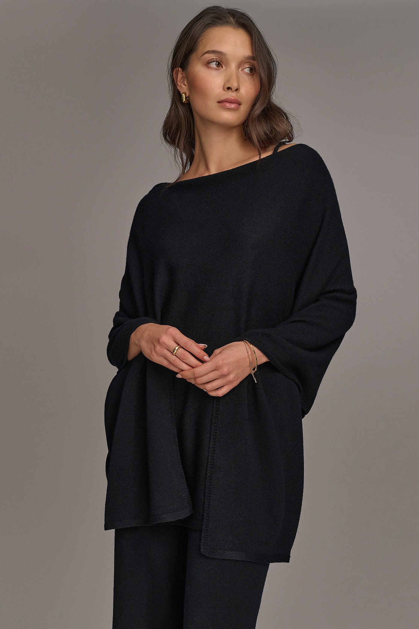 CASHMERE PONCHO VIEW 1 CASHMERE PONCHO VIEW 1