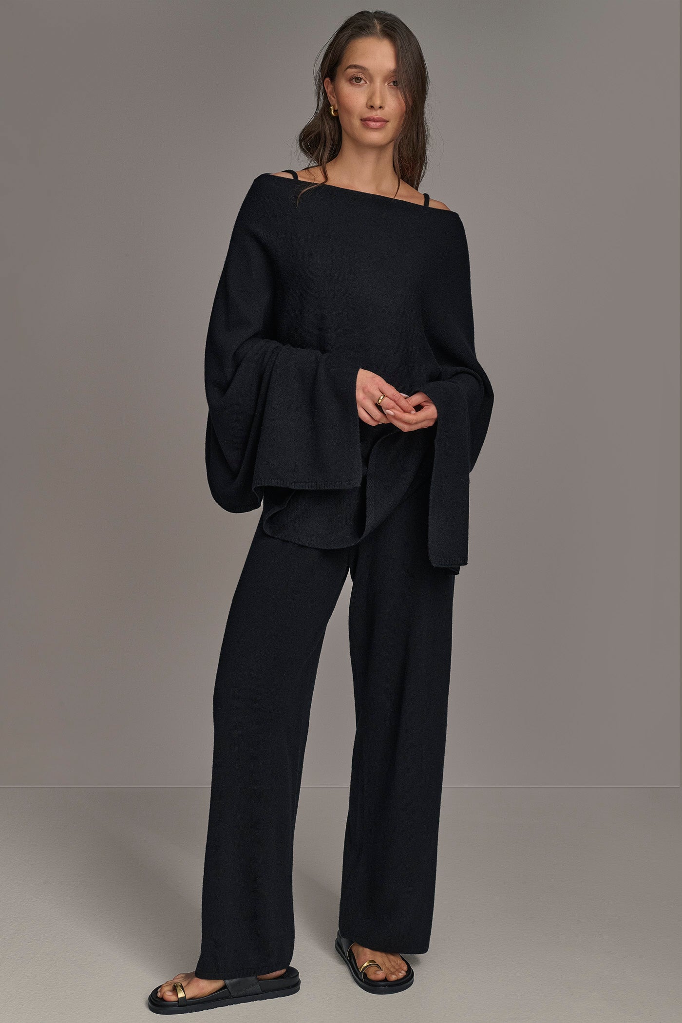 CASHMERE PONCHO VIEW 3 CASHMERE PONCHO VIEW 3