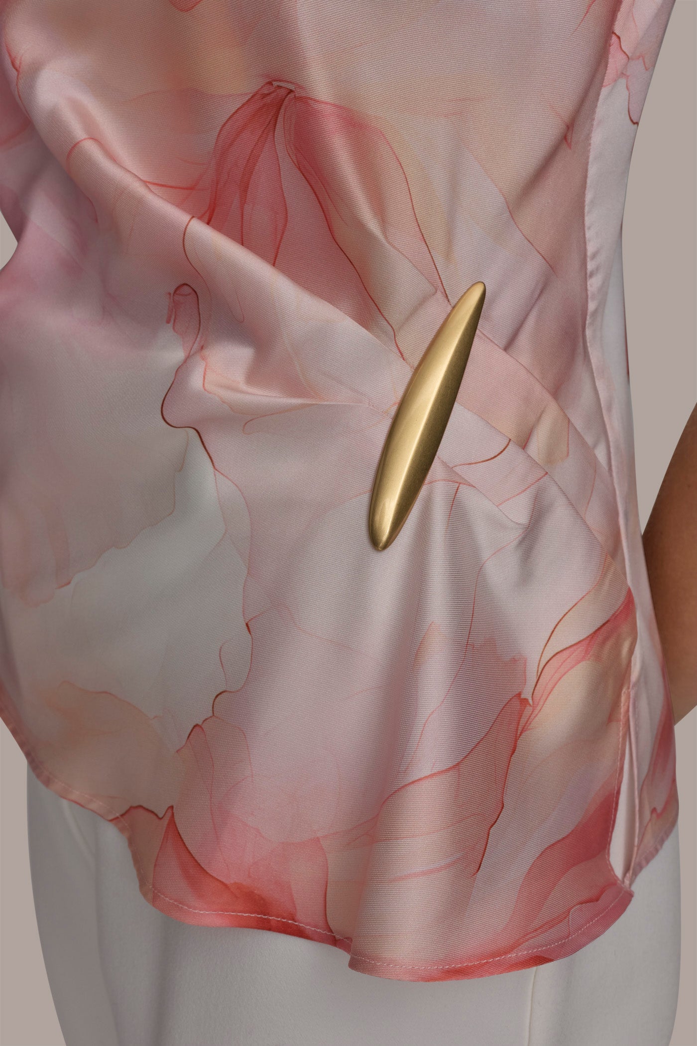 PART SLEEVELESS WITH HARDWARE WAIST VIEW 5 PART SLEEVELESS WITH HARDWARE WAIST VIEW 5