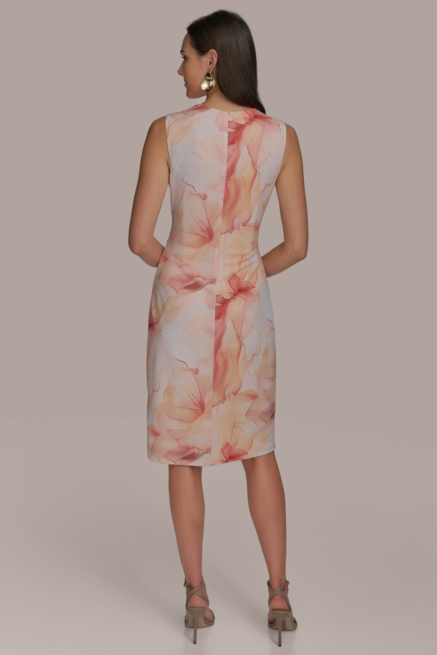 PRINT V-NECK DRESS | View 2 | Essential Dresses PRINT V-NECK DRESS | View 2 | Essential Dresses