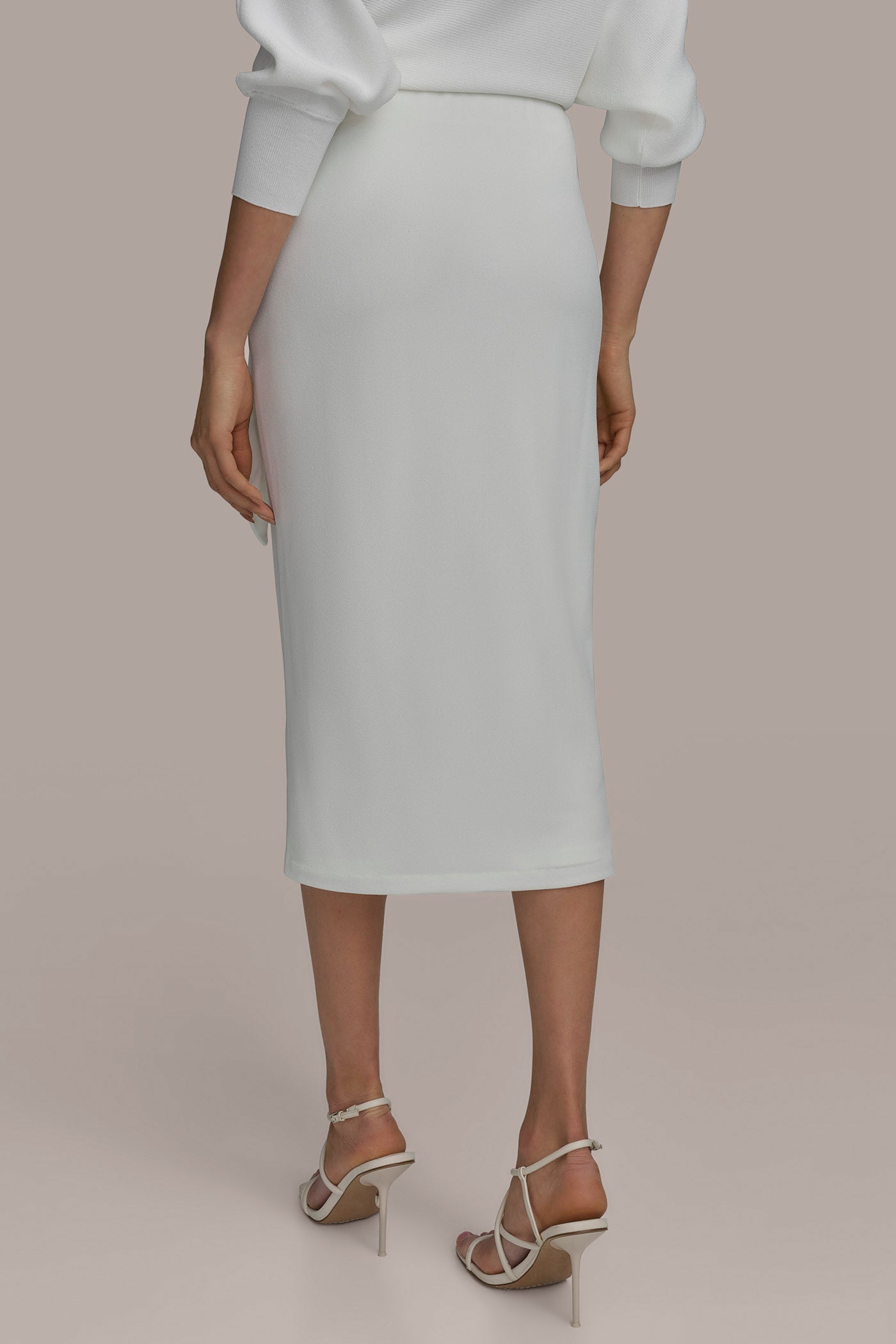 GATHERED WAIST WITH HARDWARE SKIRT | View 2 | Skirts GATHERED WAIST WITH HARDWARE SKIRT | View 2 | Skirts