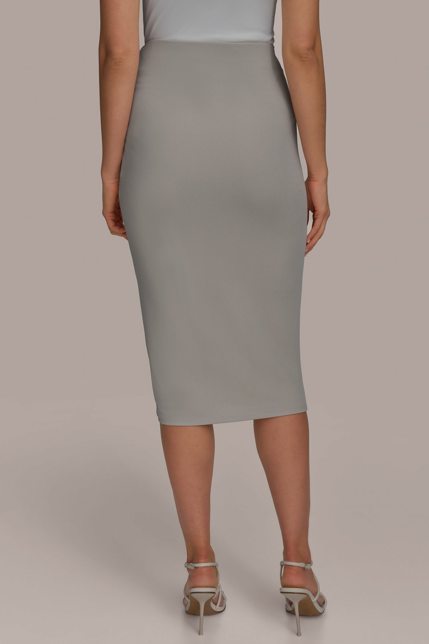 GATHERED WAIST WITH HARDWARE SKIRT | View 2 | Clothing GATHERED WAIST WITH HARDWARE SKIRT | View 2 | Clothing