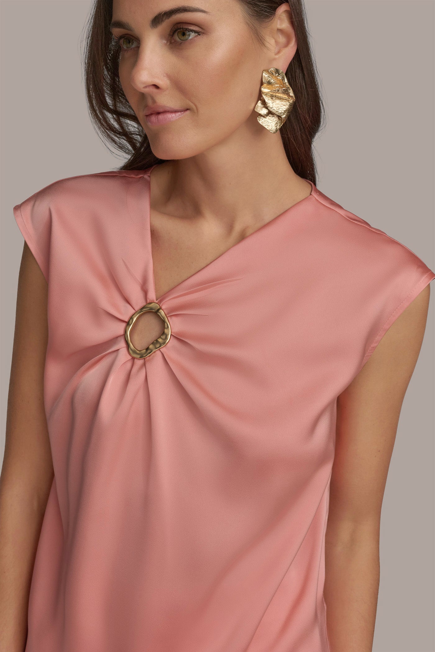 CAP SLEEVE WITH CIRCLE VIEW 4 | Clothing CAP SLEEVE WITH CIRCLE VIEW 4 | Clothing