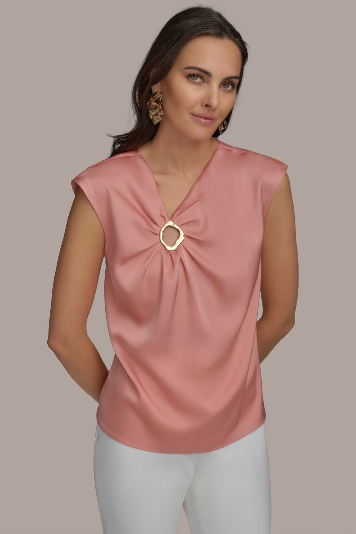 CAP SLEEVE WITH CIRCLE | View 1 | Tops & Sweaters CAP SLEEVE WITH CIRCLE | View 1 | Tops & Sweaters