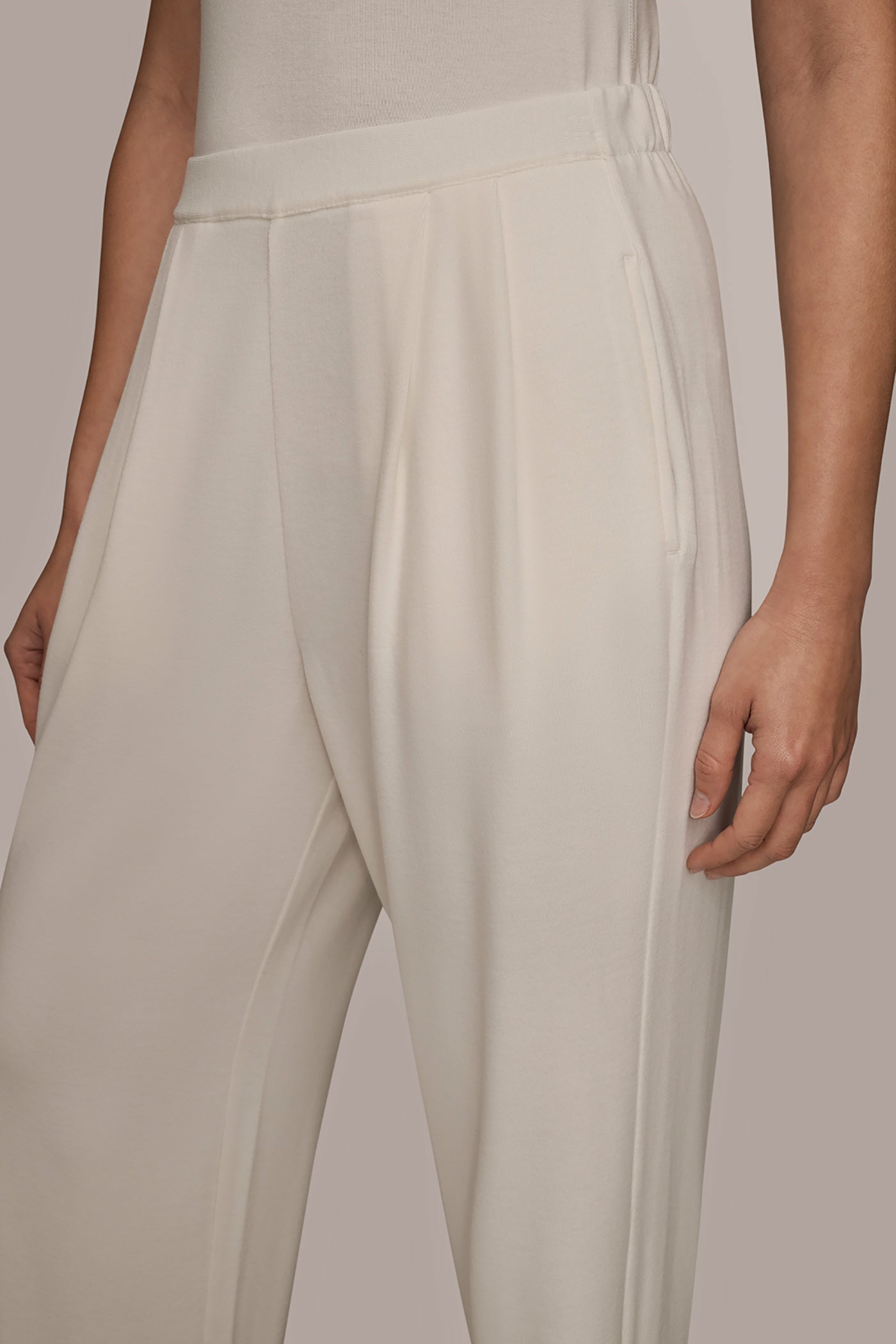 HIGH RISE PULL ON PLEATED PANT VIEW 4 | Donna Karan Weekend HIGH RISE PULL ON PLEATED PANT VIEW 4 | Donna Karan Weekend