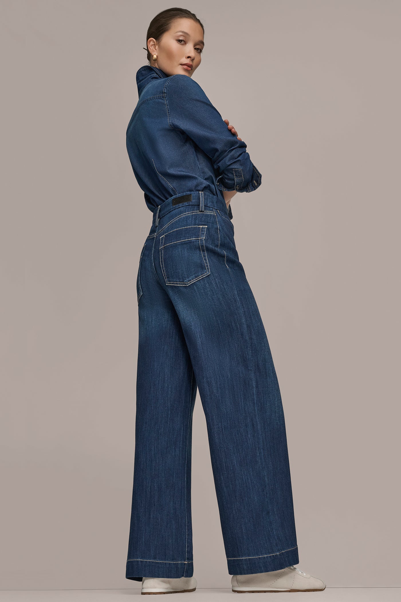 THE DONNA CLASSIC BUTTON DOWN VIEW 10 | Donna Karan Weekend THE DONNA CLASSIC BUTTON DOWN VIEW 10 | Donna Karan Weekend