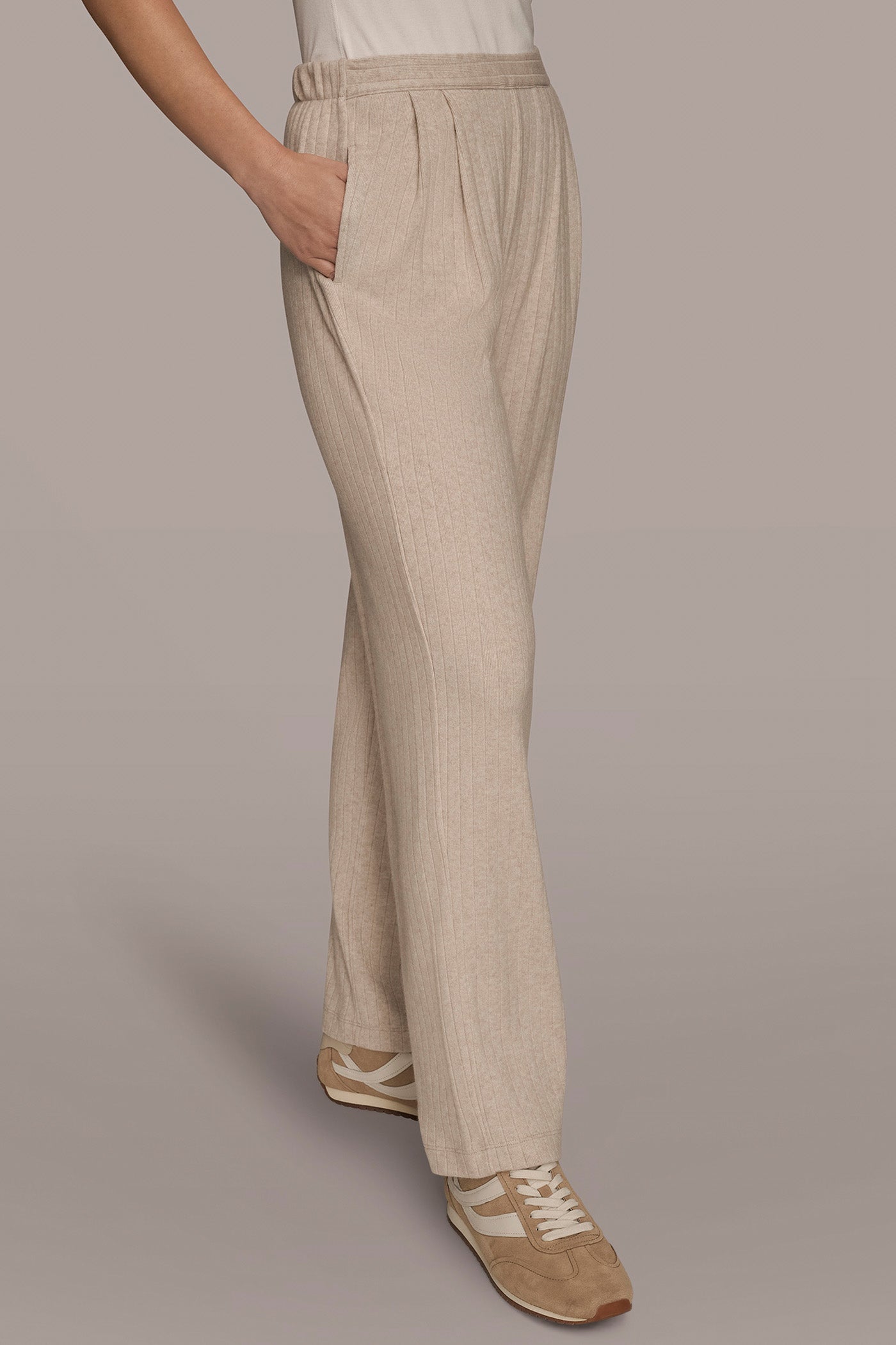 HIGH RISE PULL ON PLEATED PANT VIEW 3 | Donna Karan Weekend HIGH RISE PULL ON PLEATED PANT VIEW 3 | Donna Karan Weekend