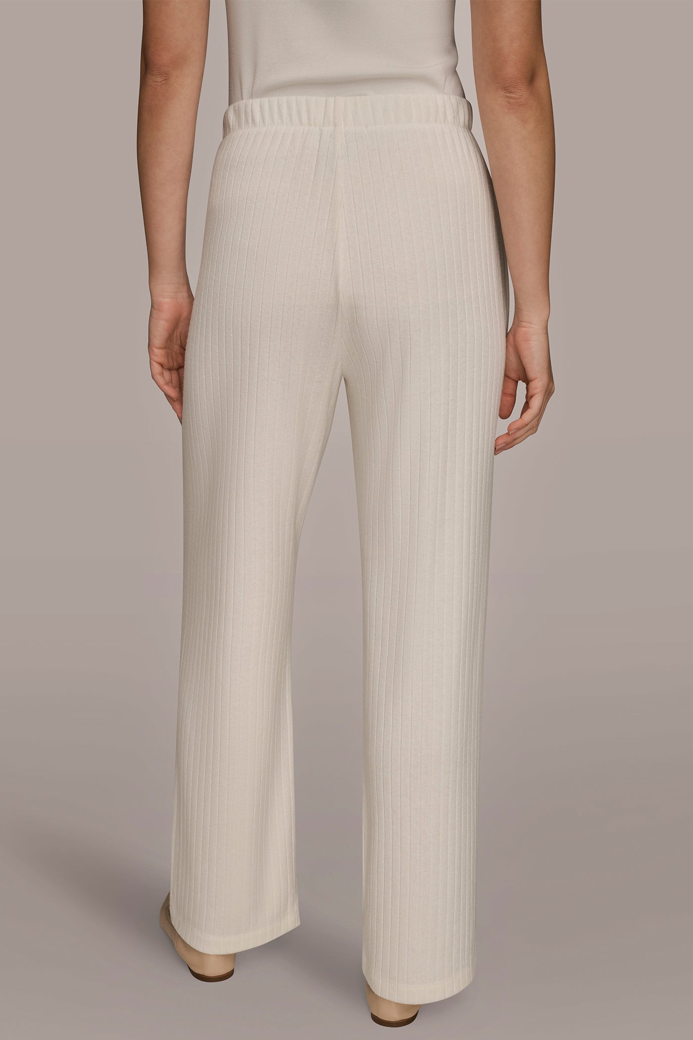 HIGH RISE PULL ON PLEATED PANT | View 2 | Donna Karan Weekend HIGH RISE PULL ON PLEATED PANT | View 2 | Donna Karan Weekend