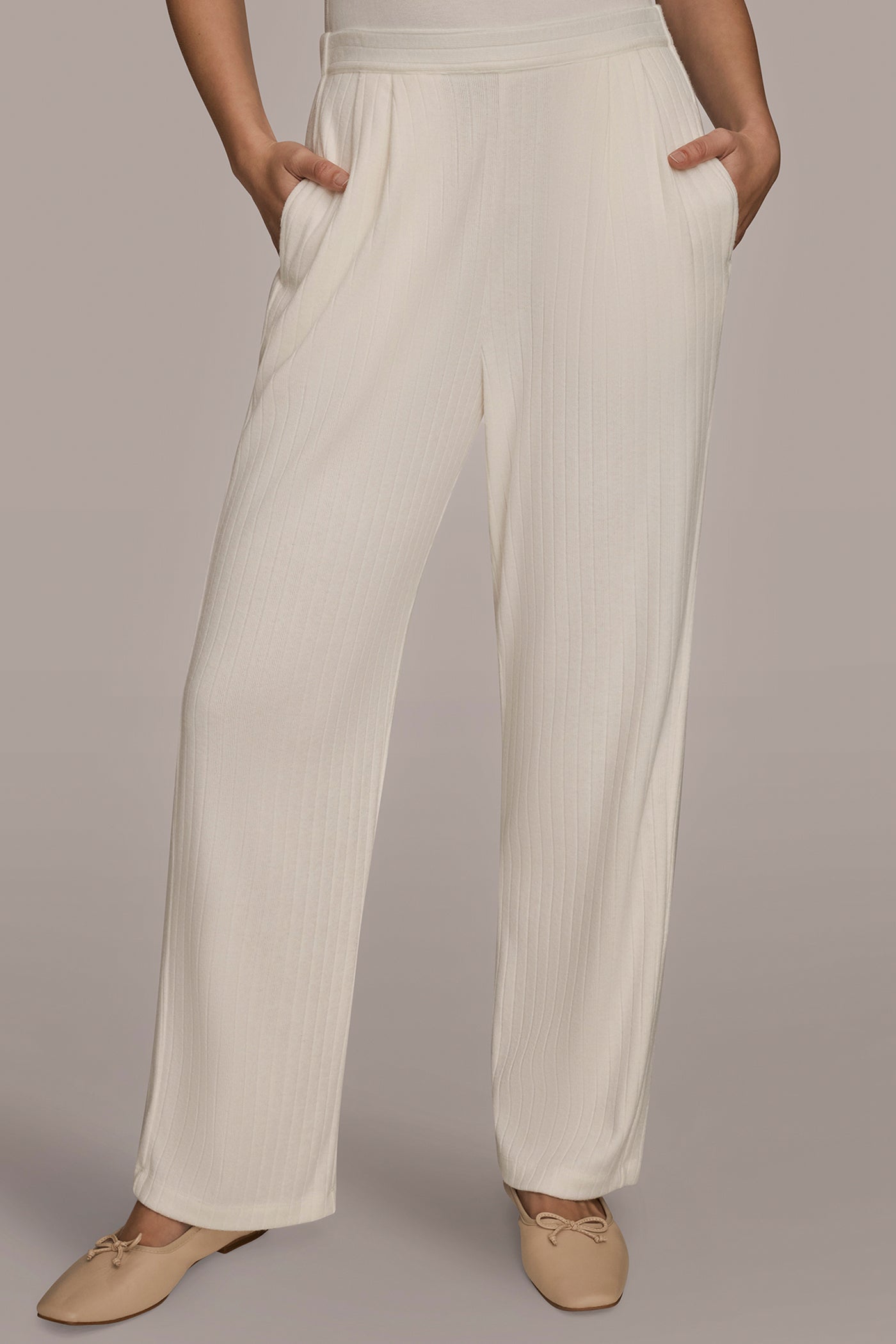 HIGH RISE PULL ON PLEATED PANT | View 1 | Donna Karan Weekend HIGH RISE PULL ON PLEATED PANT | View 1 | Donna Karan Weekend