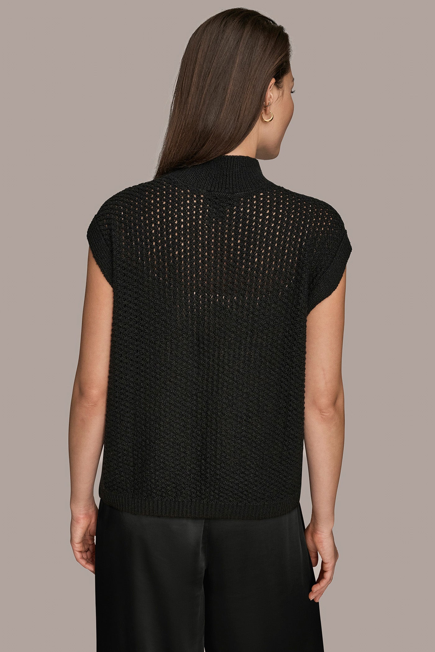 SLEEVELESS BOXY OPEN STITCH MOCK NECK | View 2 | Donna Karan Weekend SLEEVELESS BOXY OPEN STITCH MOCK NECK | View 2 | Donna Karan Weekend