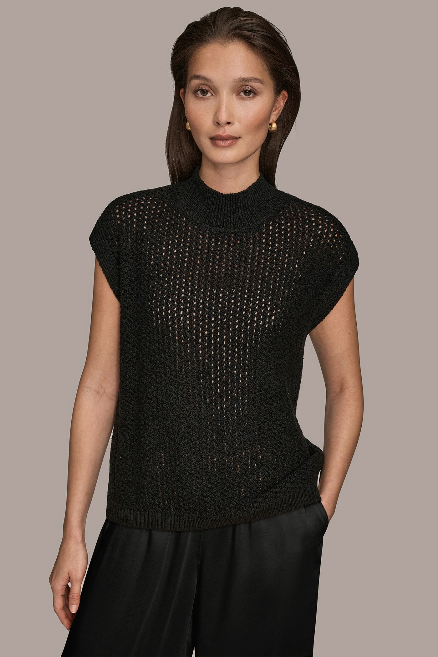 SLEEVELESS BOXY OPEN STITCH MOCK NECK | View 1 | Donna Karan Weekend SLEEVELESS BOXY OPEN STITCH MOCK NECK | View 1 | Donna Karan Weekend